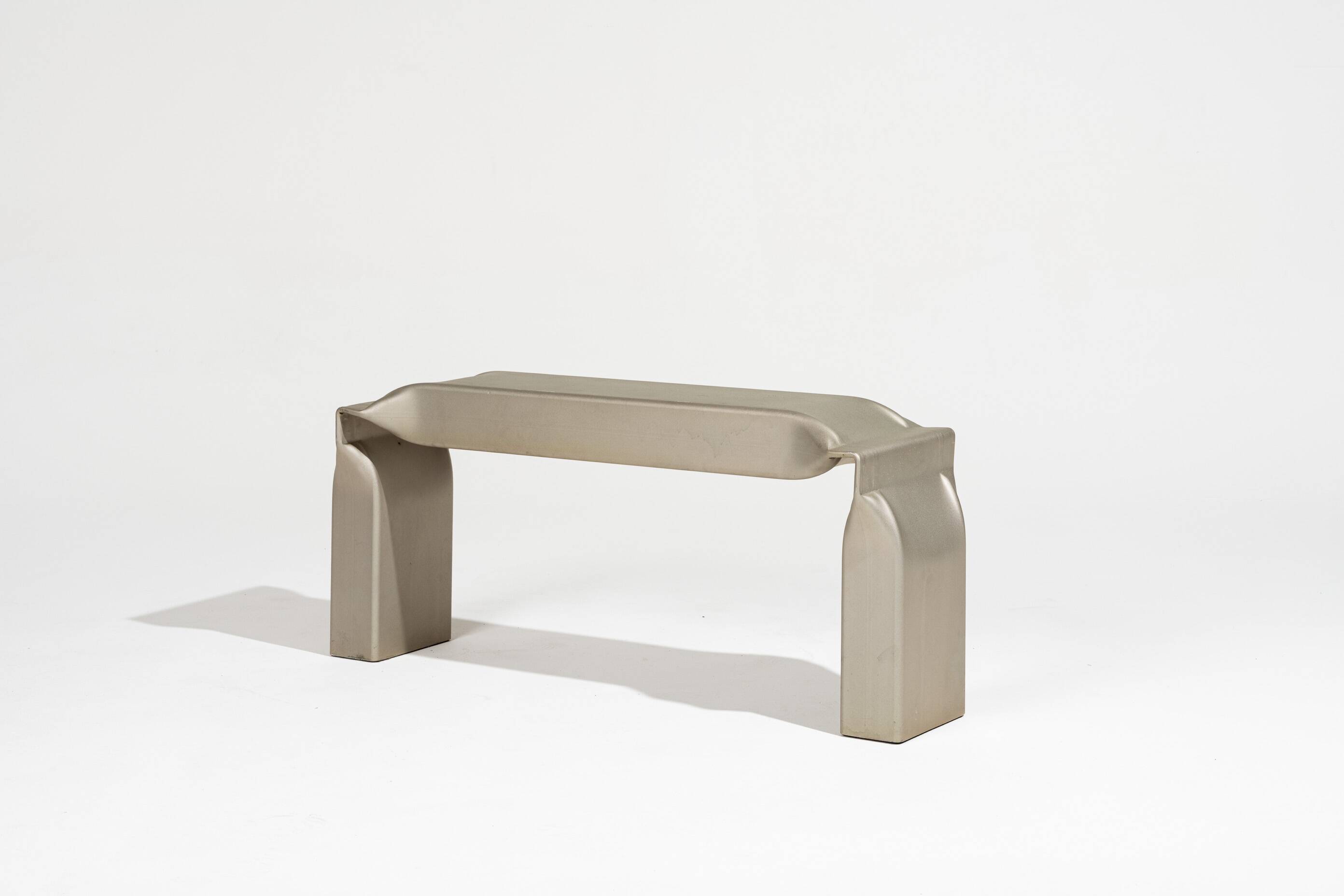 "Tube stool" bench in galvanized steel