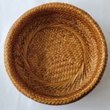 Round rattan basket