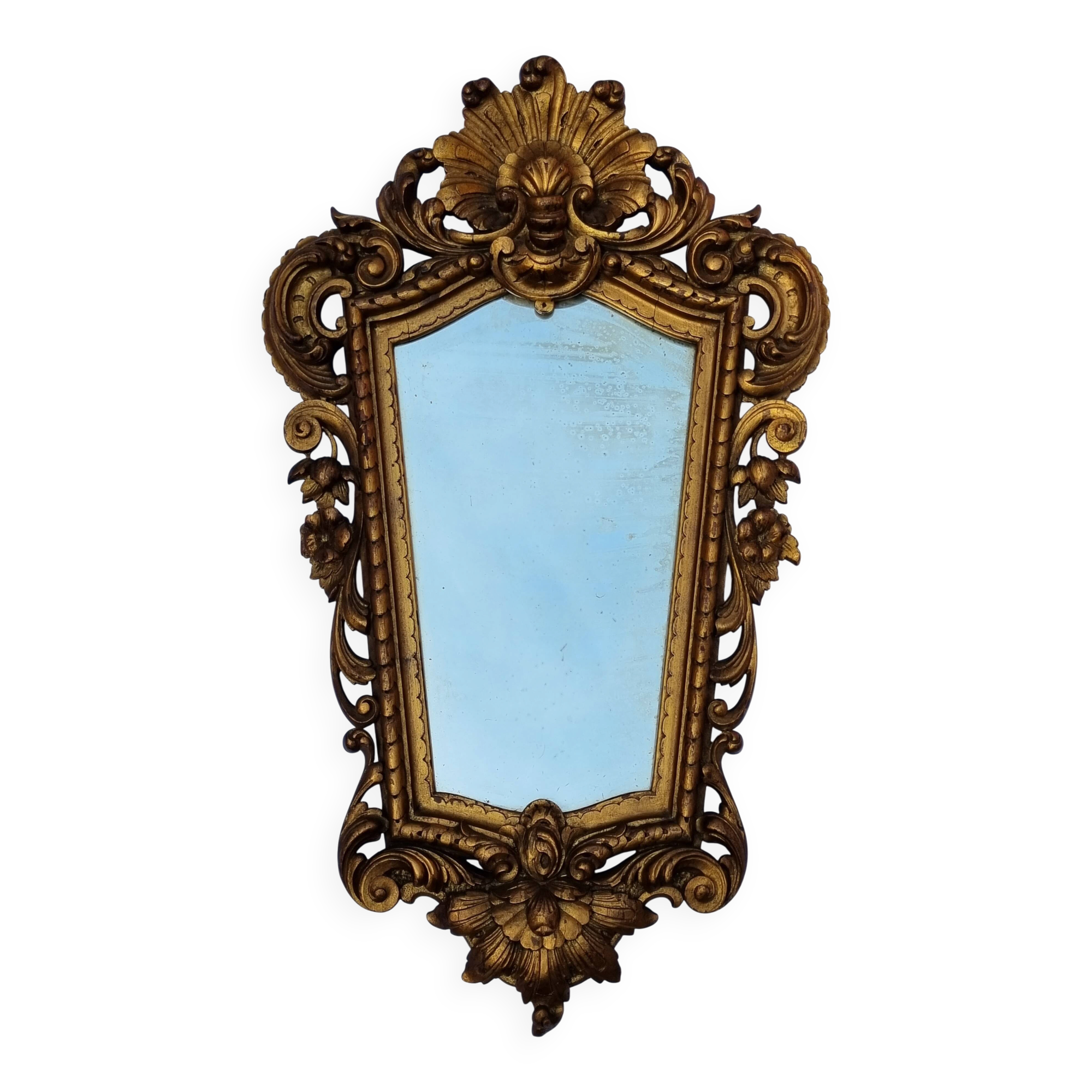Antique wall mirror in carved gilded wood, Louis XV style, 19th century, 98 x 57 cm.