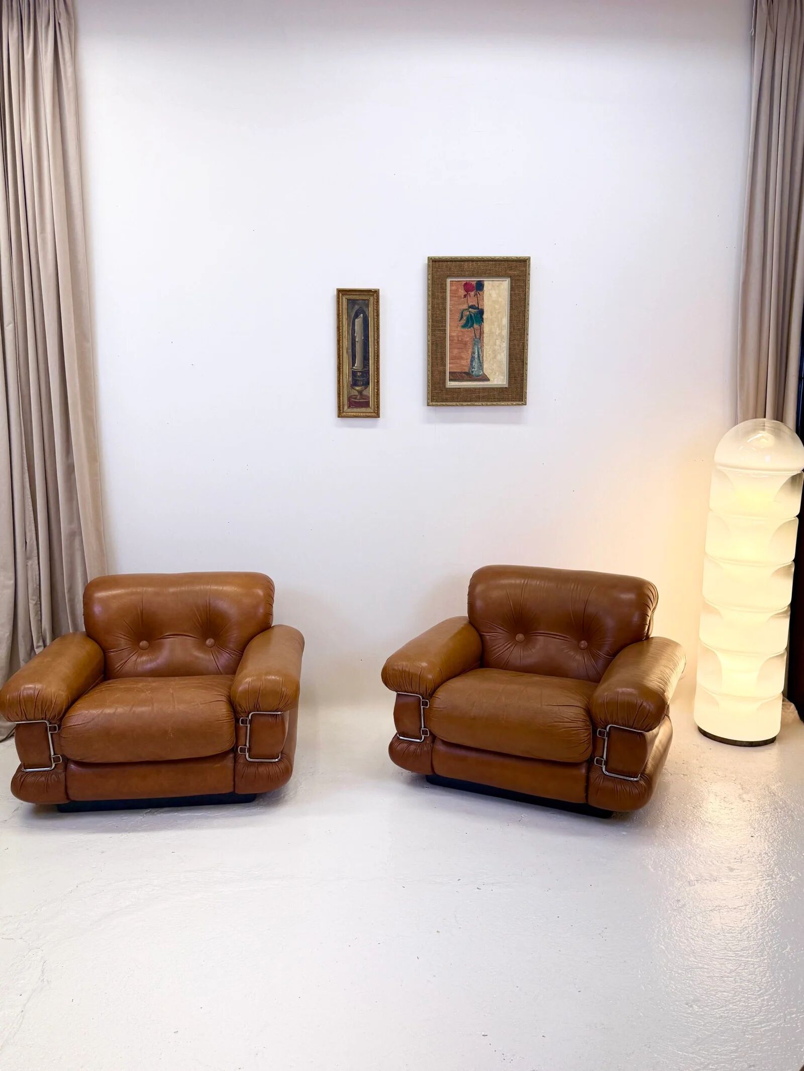 "Pompon" leather armchair, Italy 1970s
