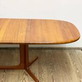 Extendable mid century oval teak dining table by Glostrup, 1960s