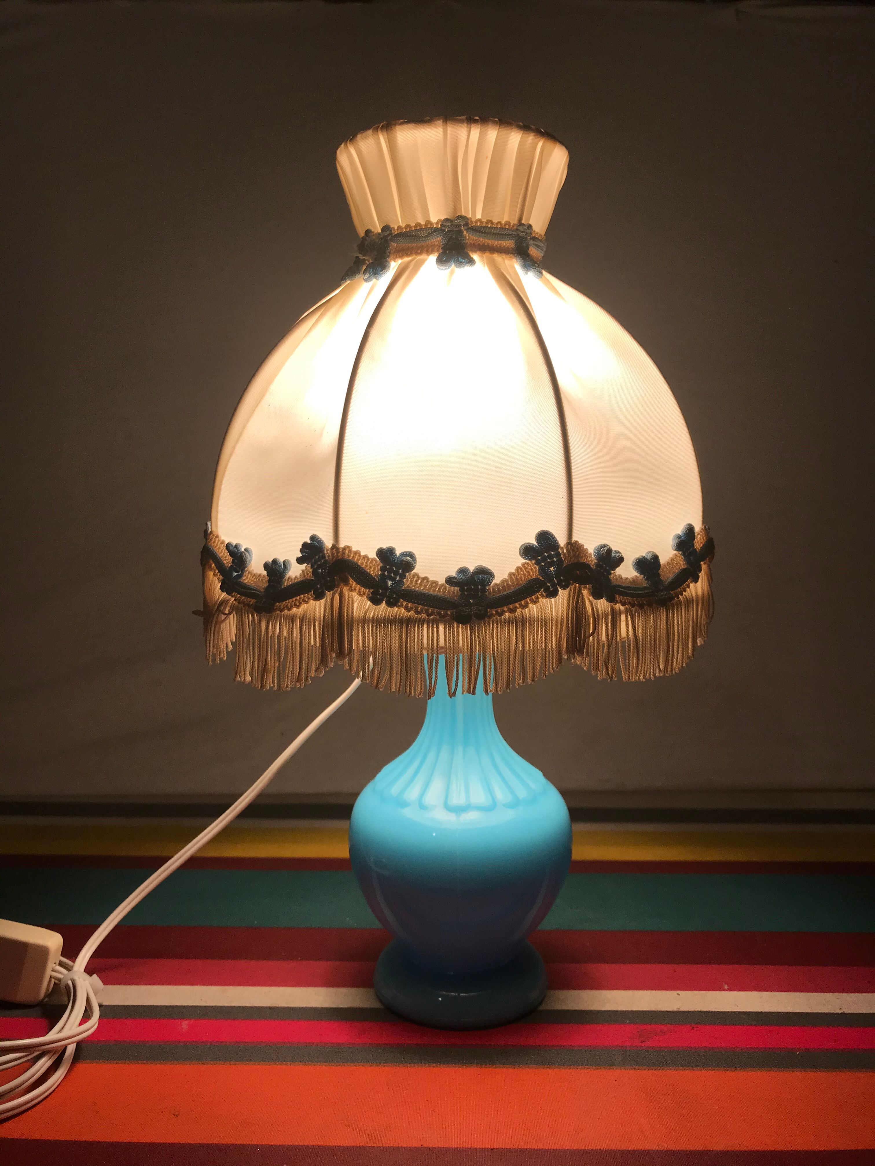 Ancienne lampe chevet corps opaline bleu + abat-jour crème vintage