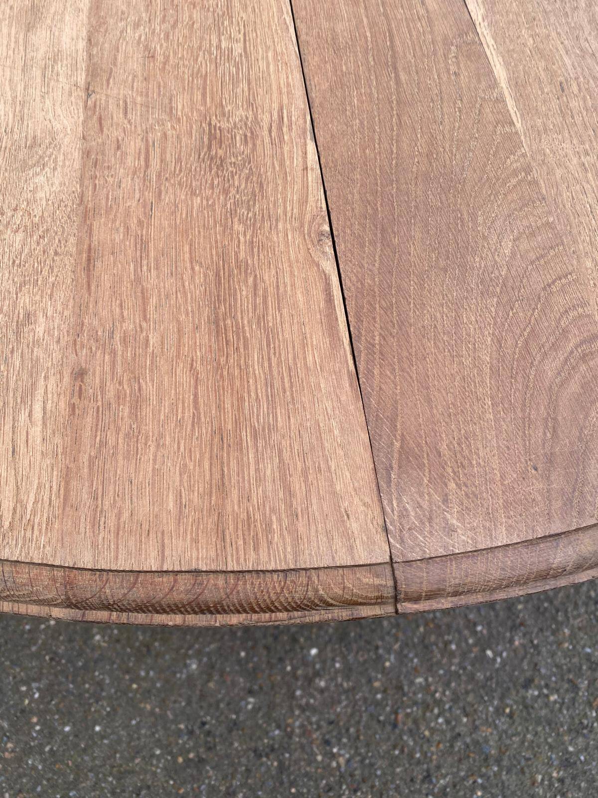 Renovated round Art Deco dining table, extendable, made of solid oak, 210cm.