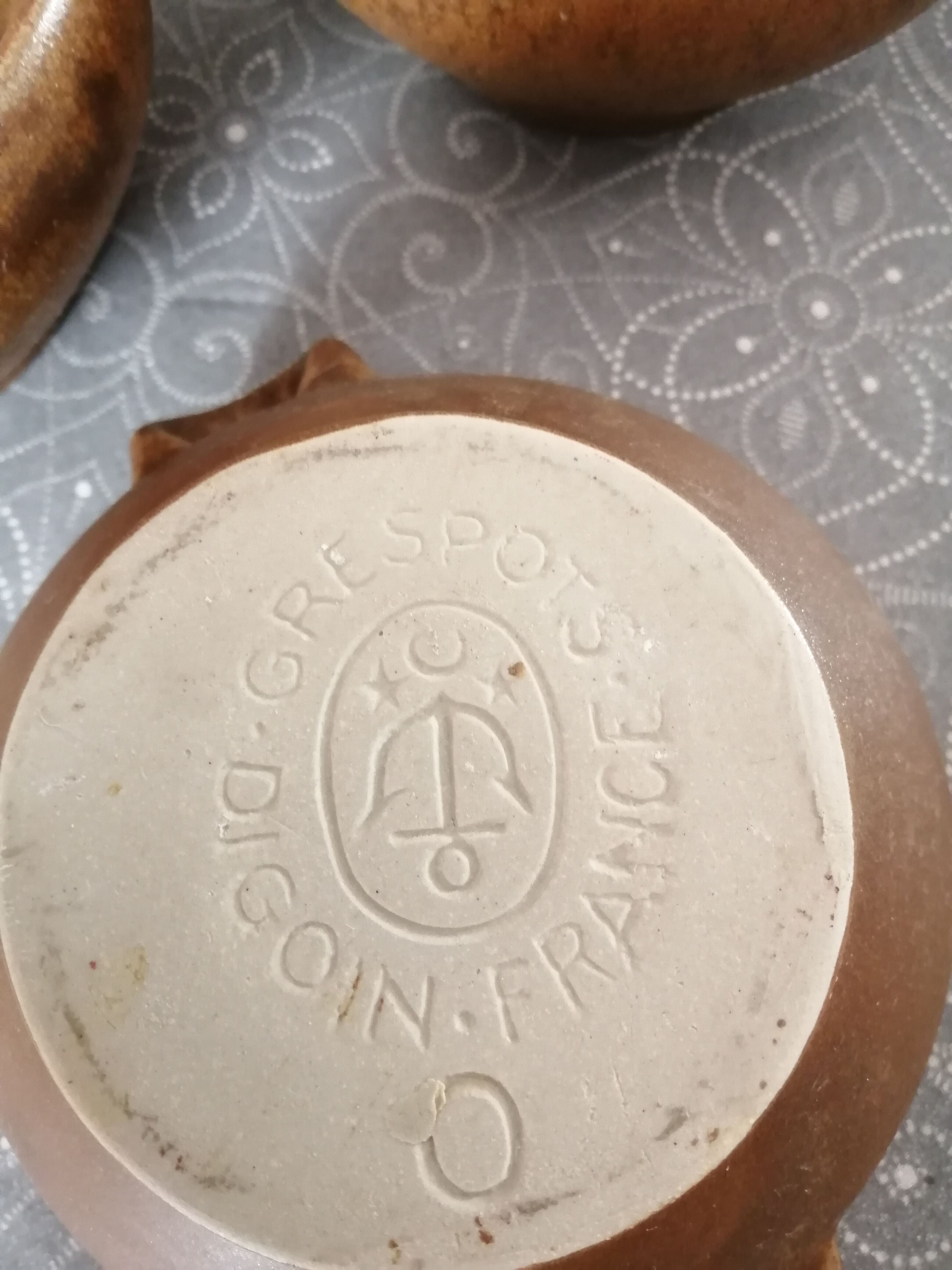 3 bowls in Digoin sandstone