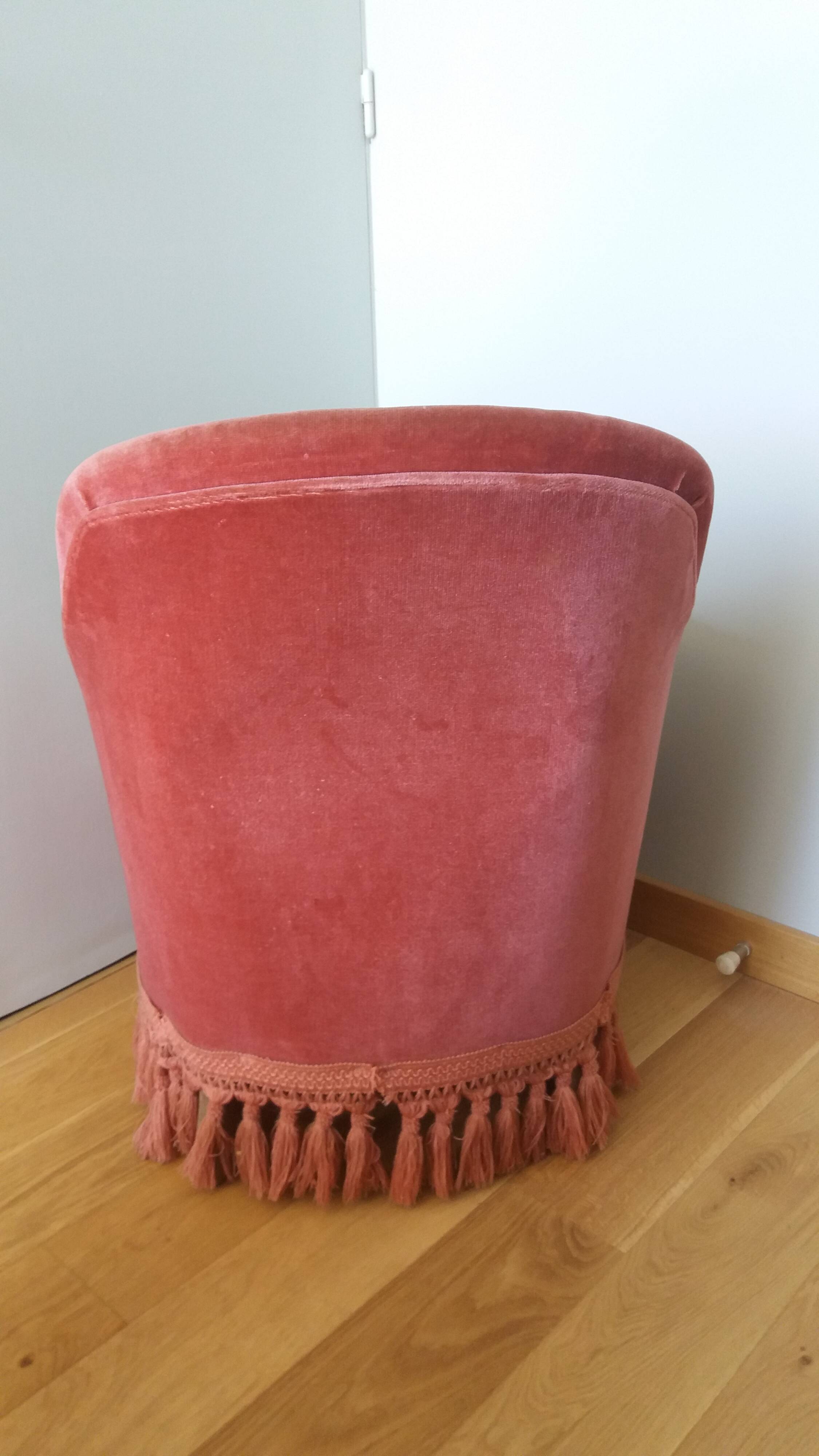 Fauteuil crapaud en velours rose