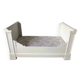 White lacquered solid wood sleigh bed