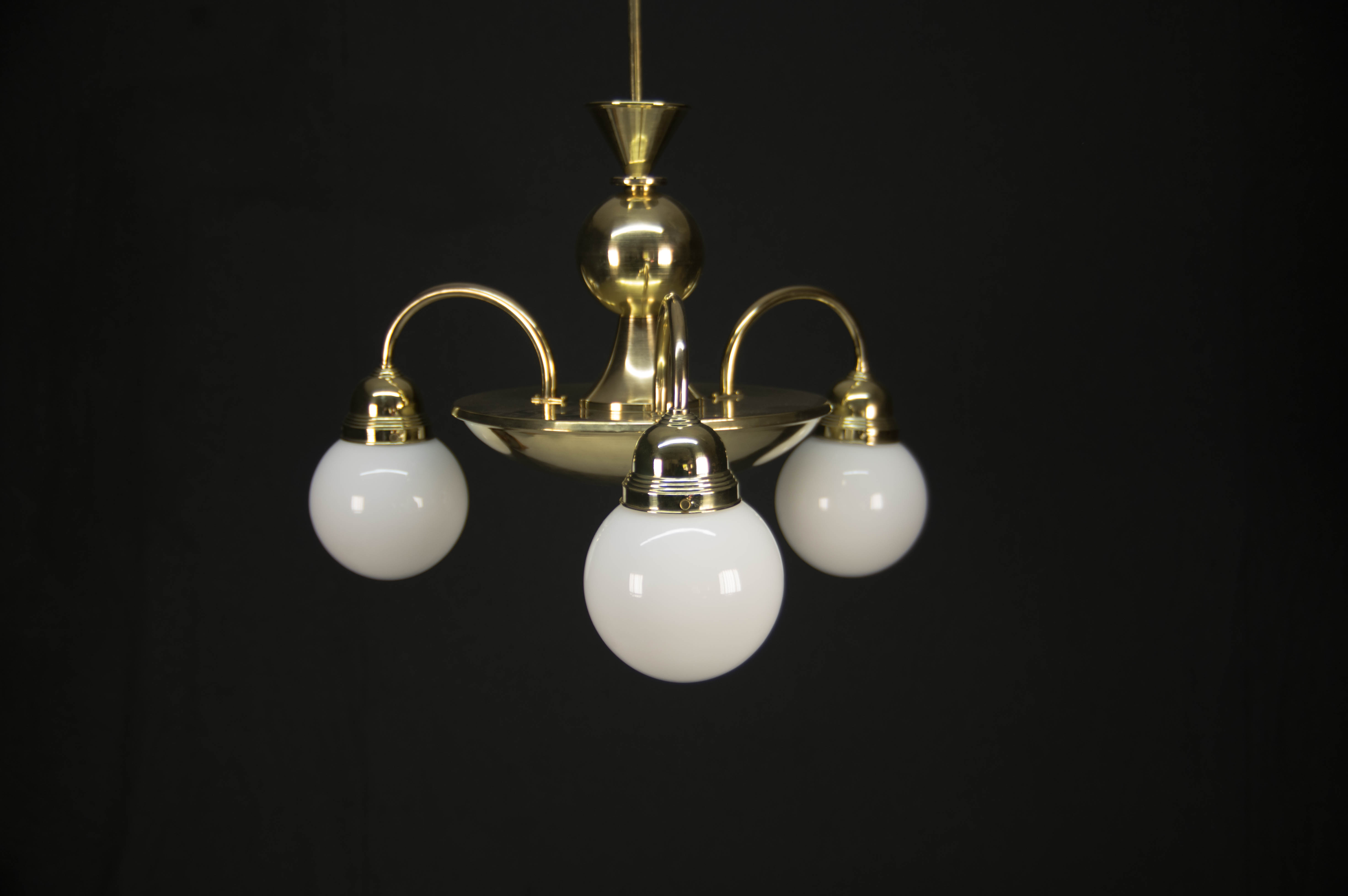 Large Rondocubistic Brass Chandelier
