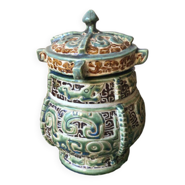 Stoneware pot with Asian decoration