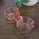 Saleron en verre rose moulé