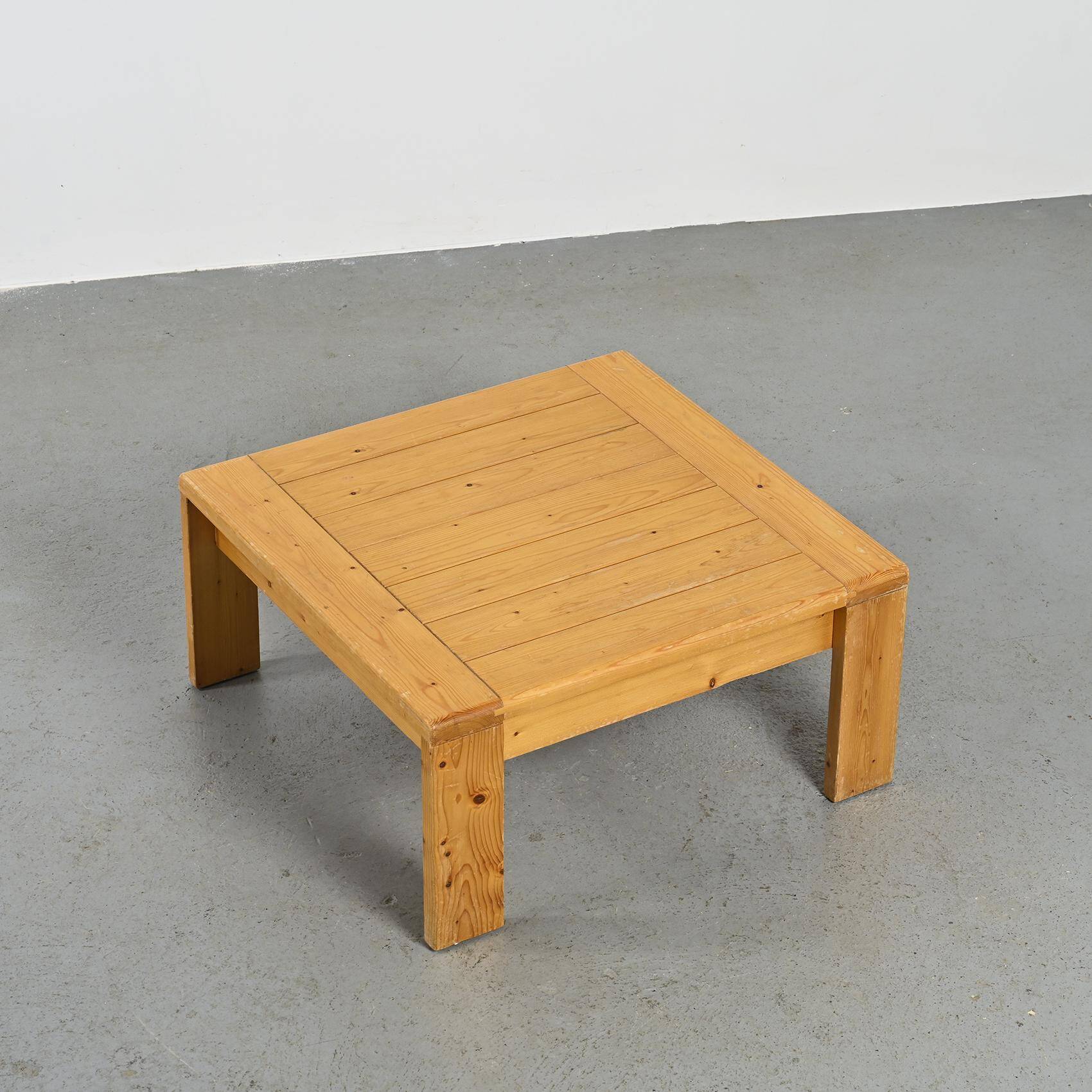 Solid pine coffee table, Les Arcs 1800.