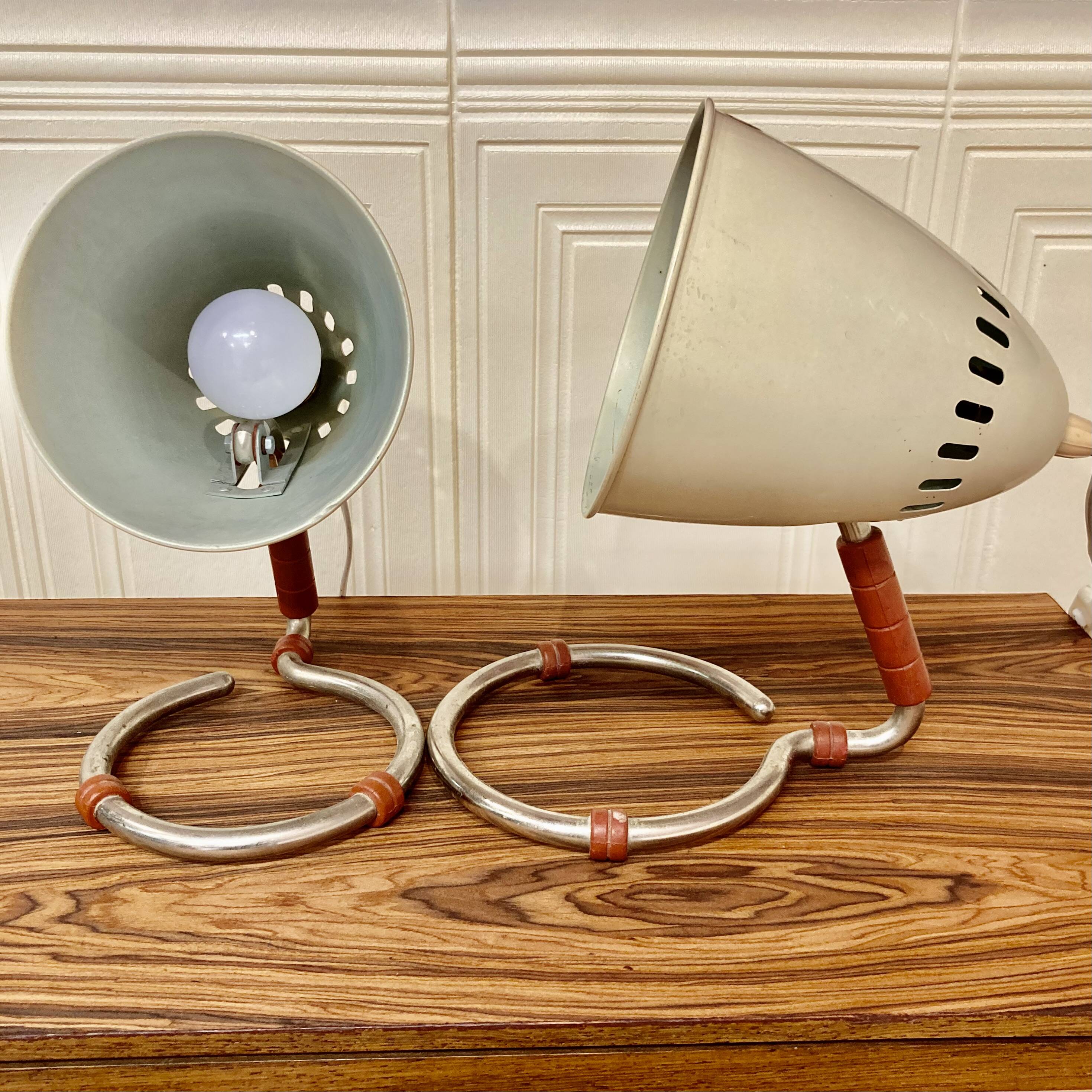 Paire de grandes lampes métal osram 1950.