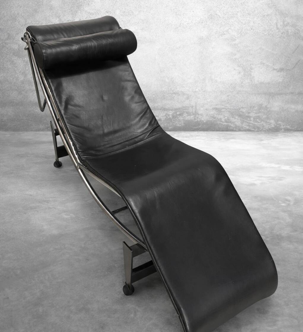 LC4 chaise longue signed – Le Corbusier / Cassina – black leather