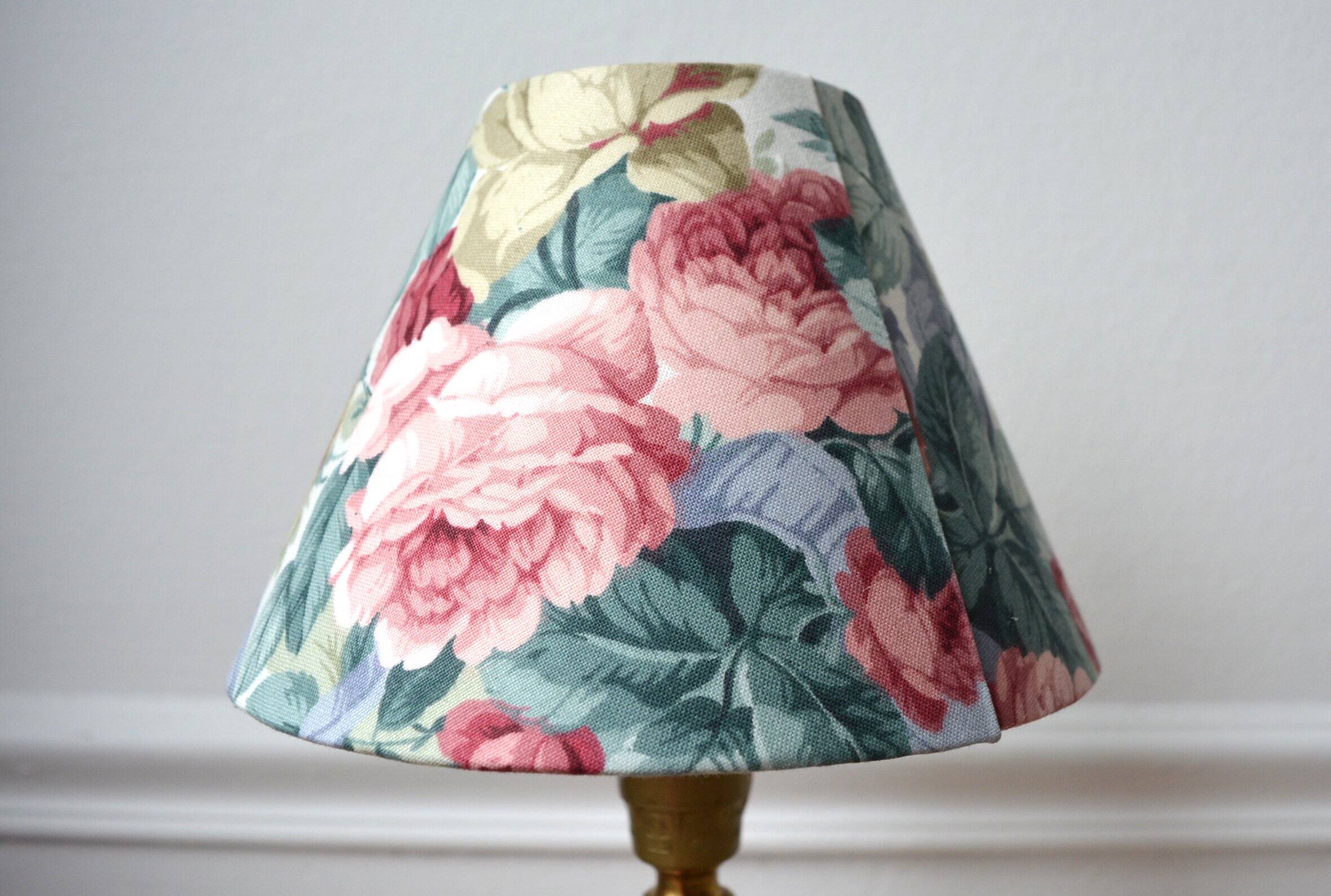 Pink flower lampshade, country-style lampshade.