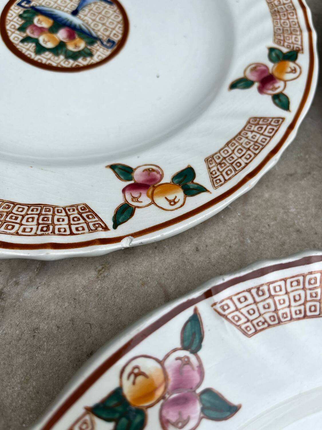 Plat et assiettes art deco, Longwy - décor Maurice