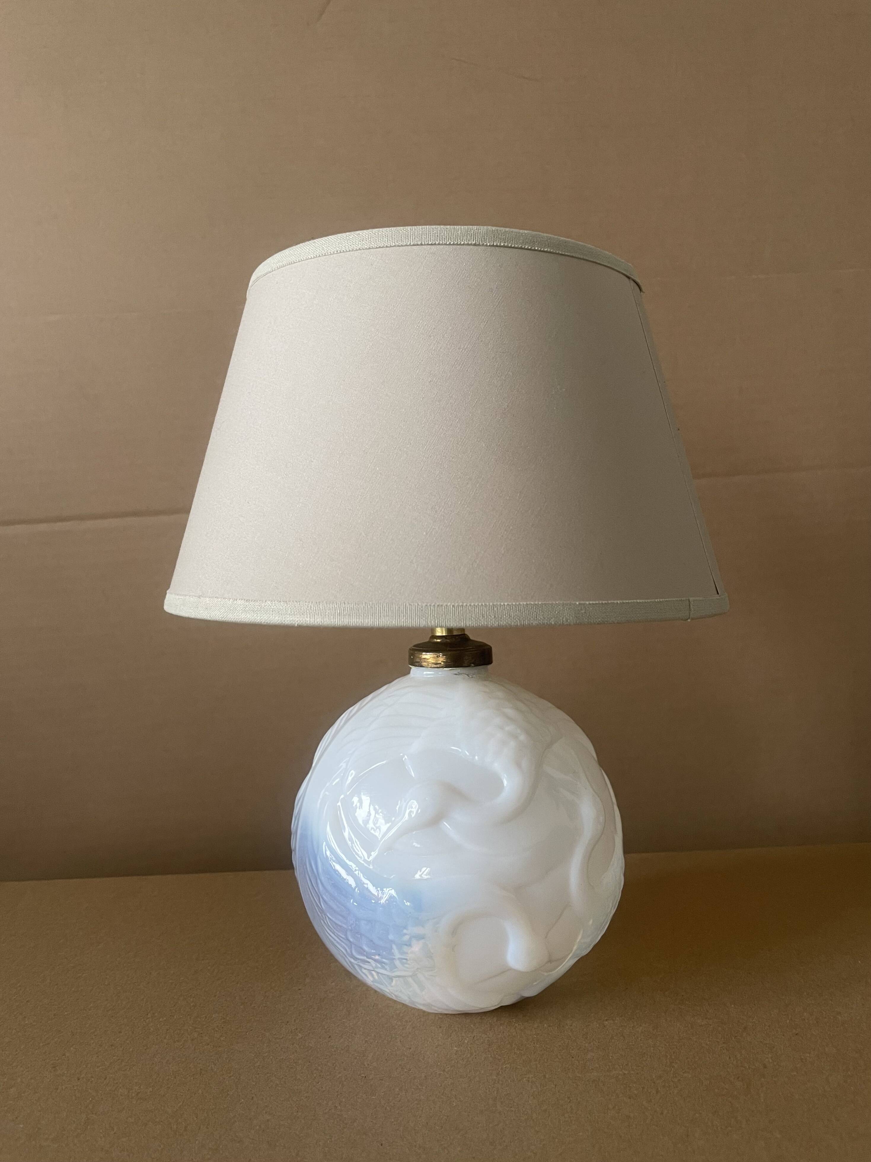 Lampe Art Déco en verre moulé / Saint Aignan