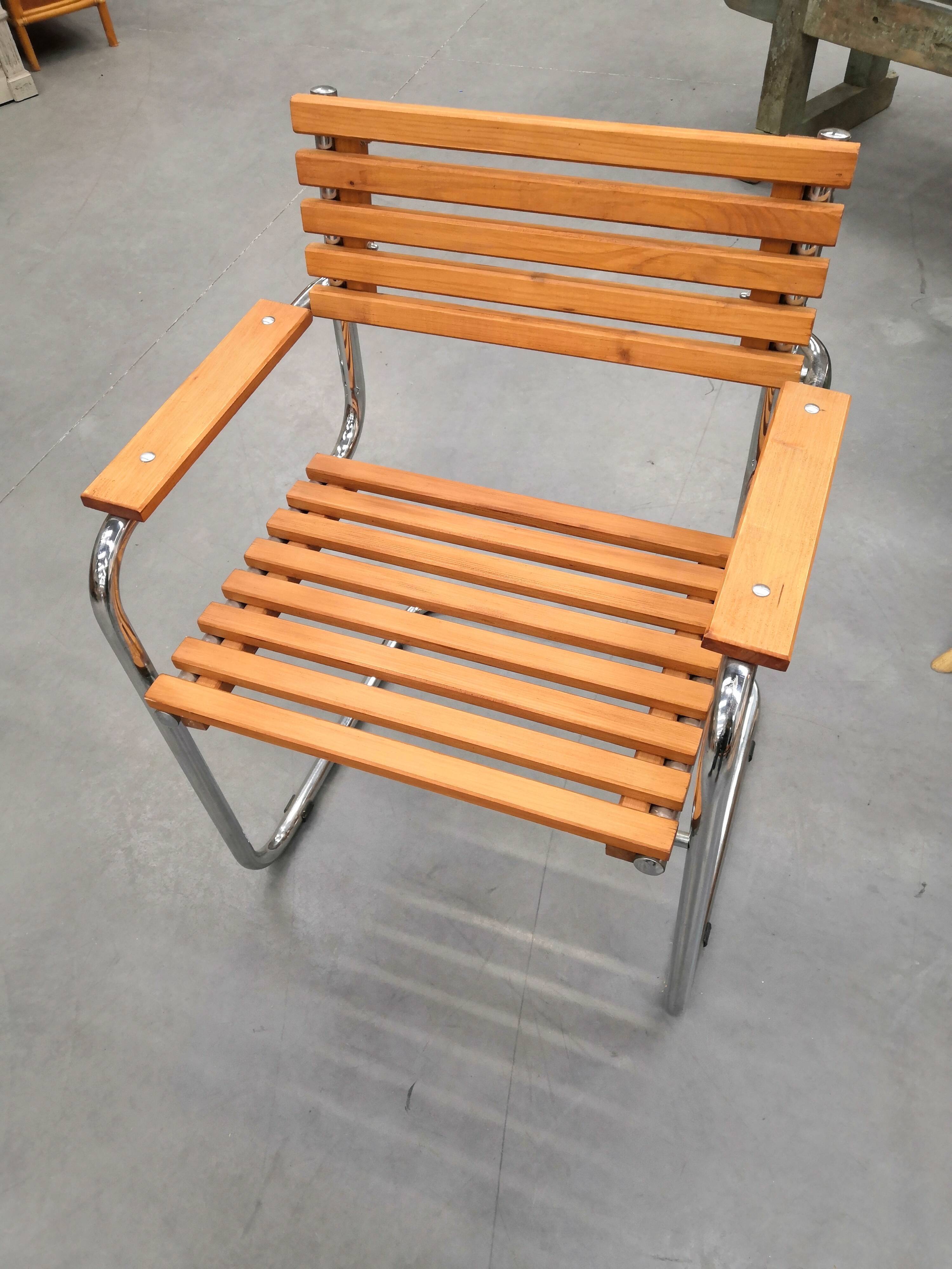 Chairs made of wood and tubular steel