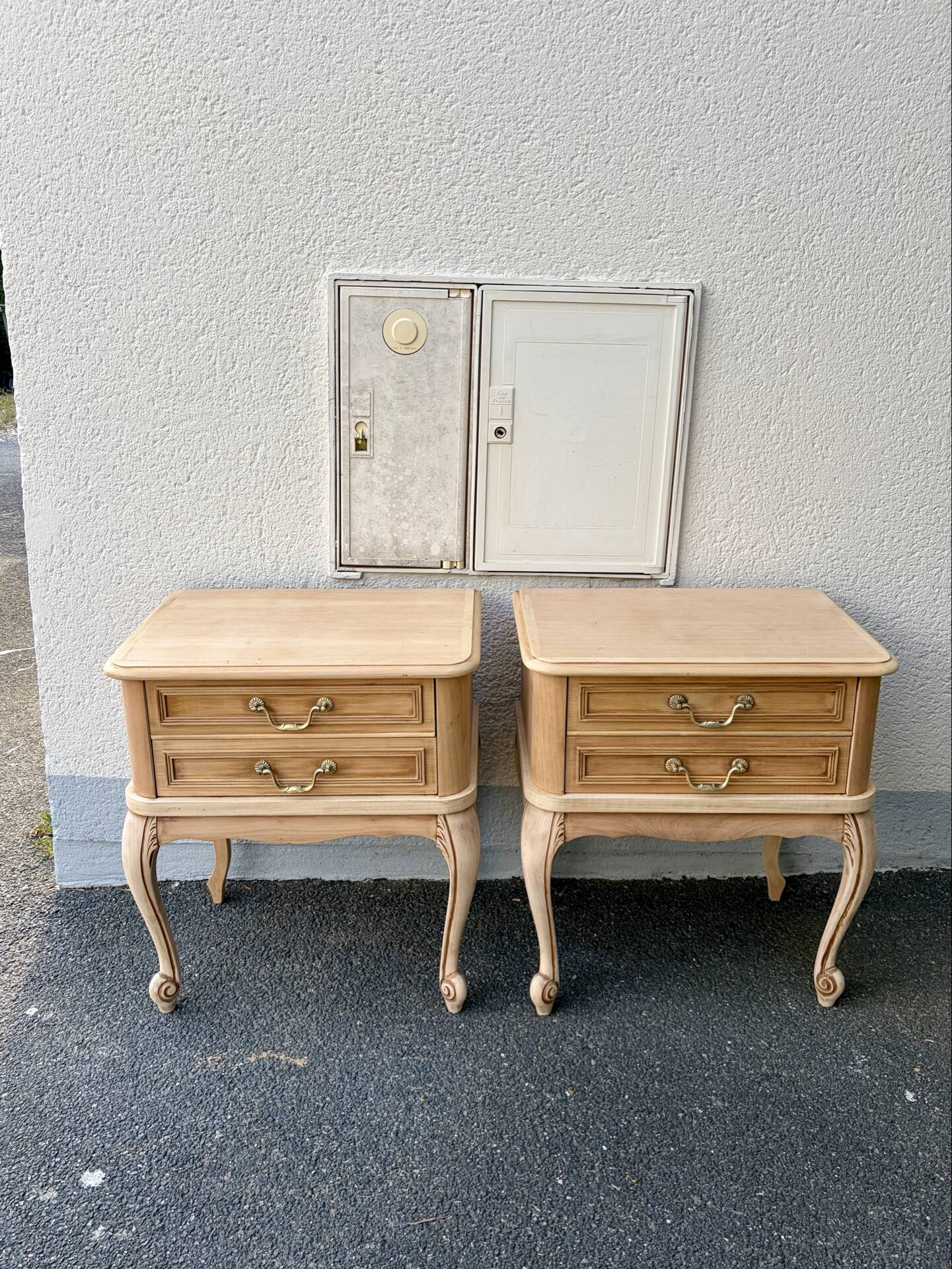 Table de chevet bois brut