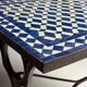 Table d'appoint en mosaïque et fonte