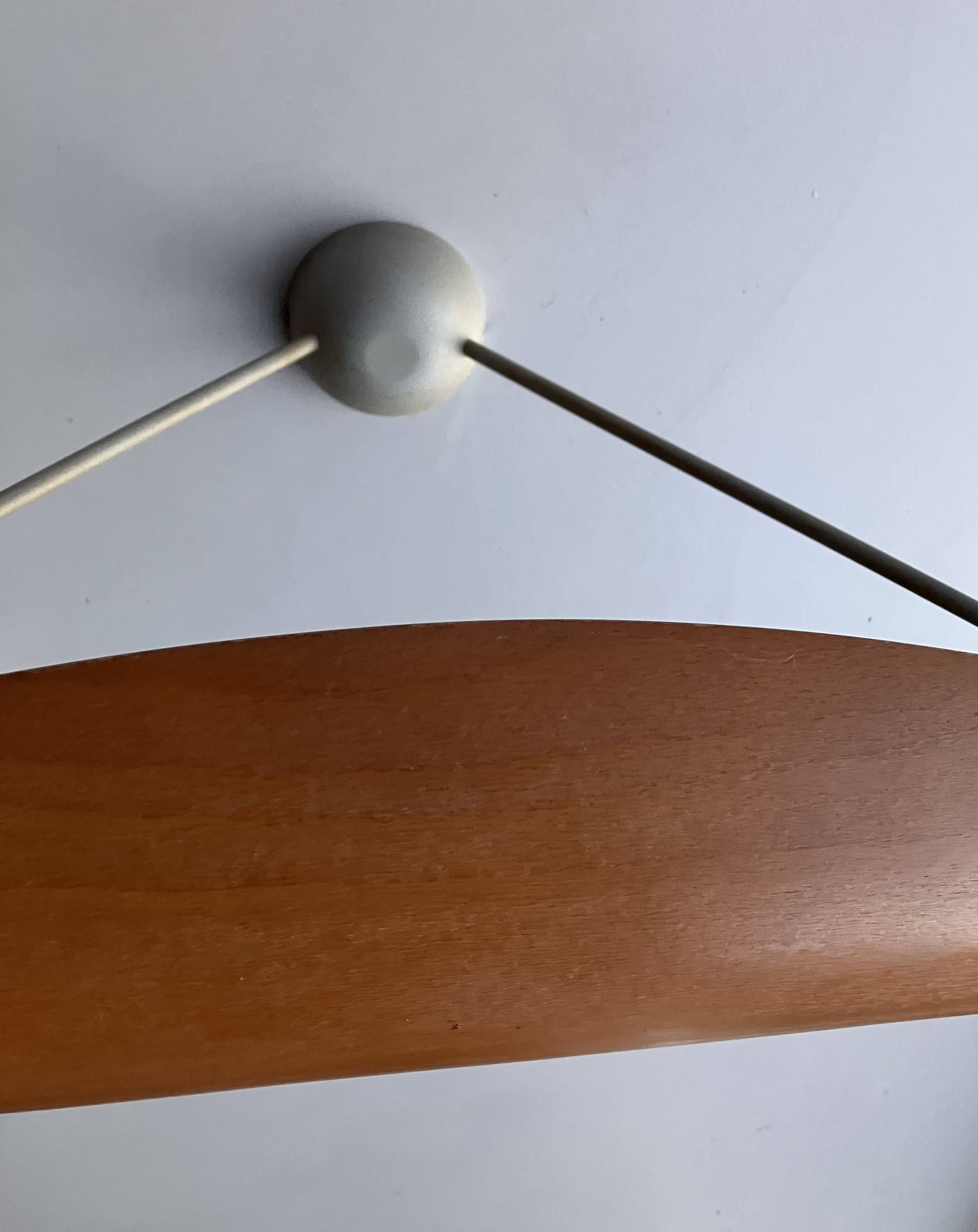 Suspension design Lucid in thermoformed French wood