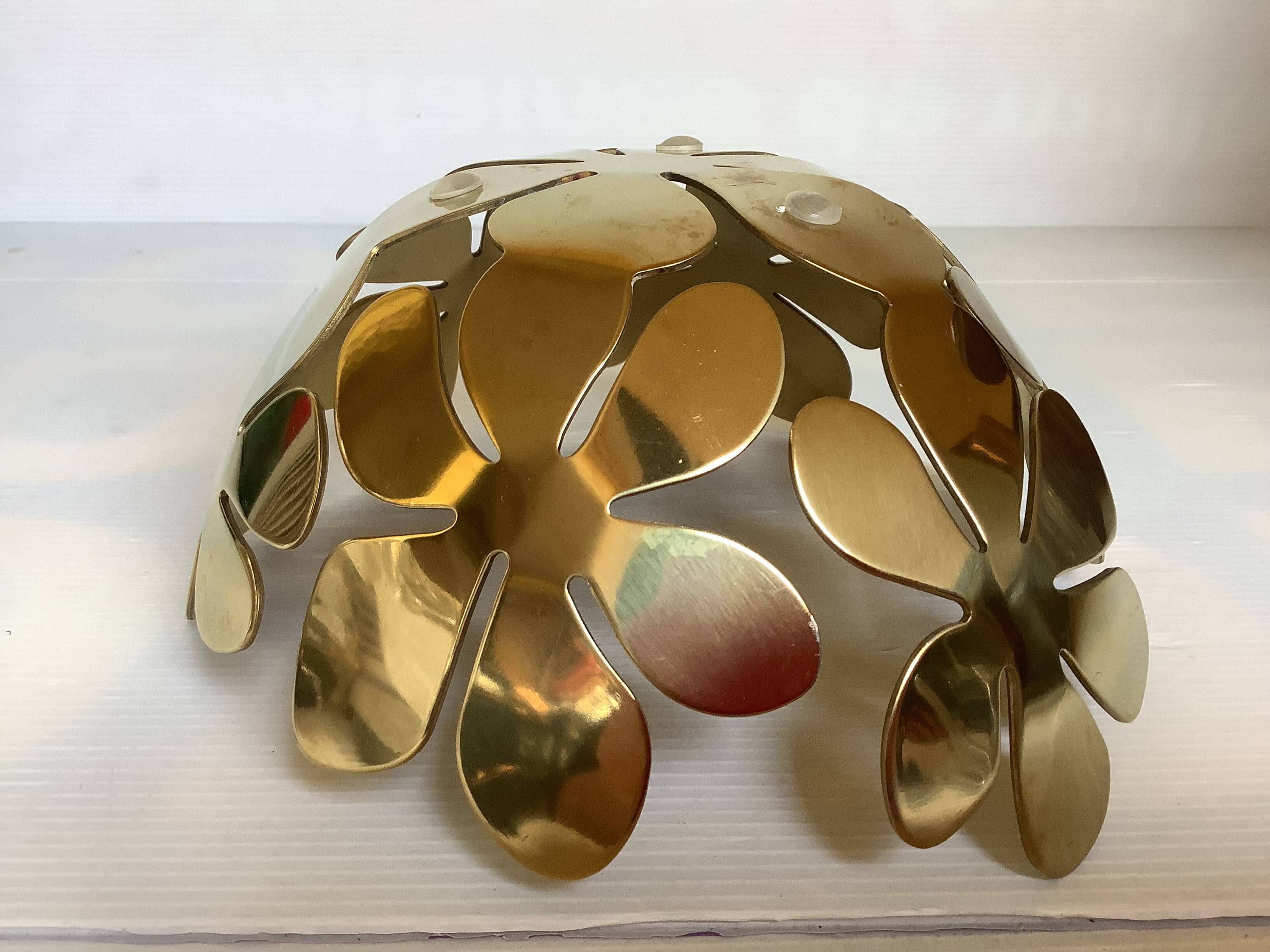 Golden cut design basket Monika Mulder