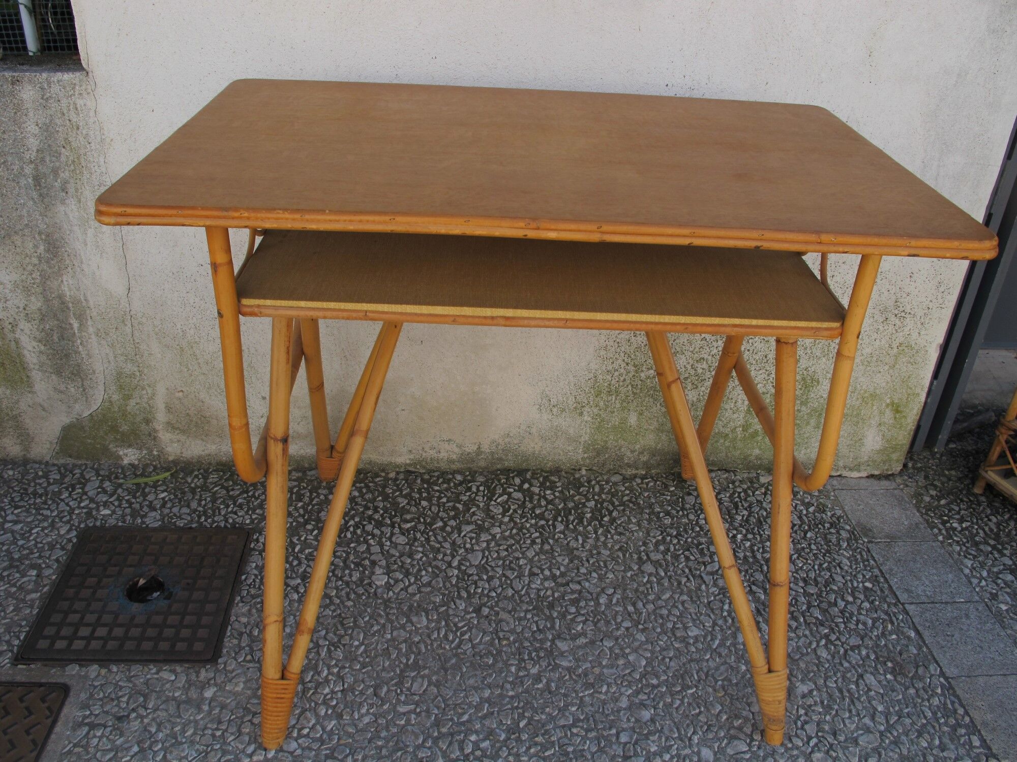 Bureau vintage en rotin
