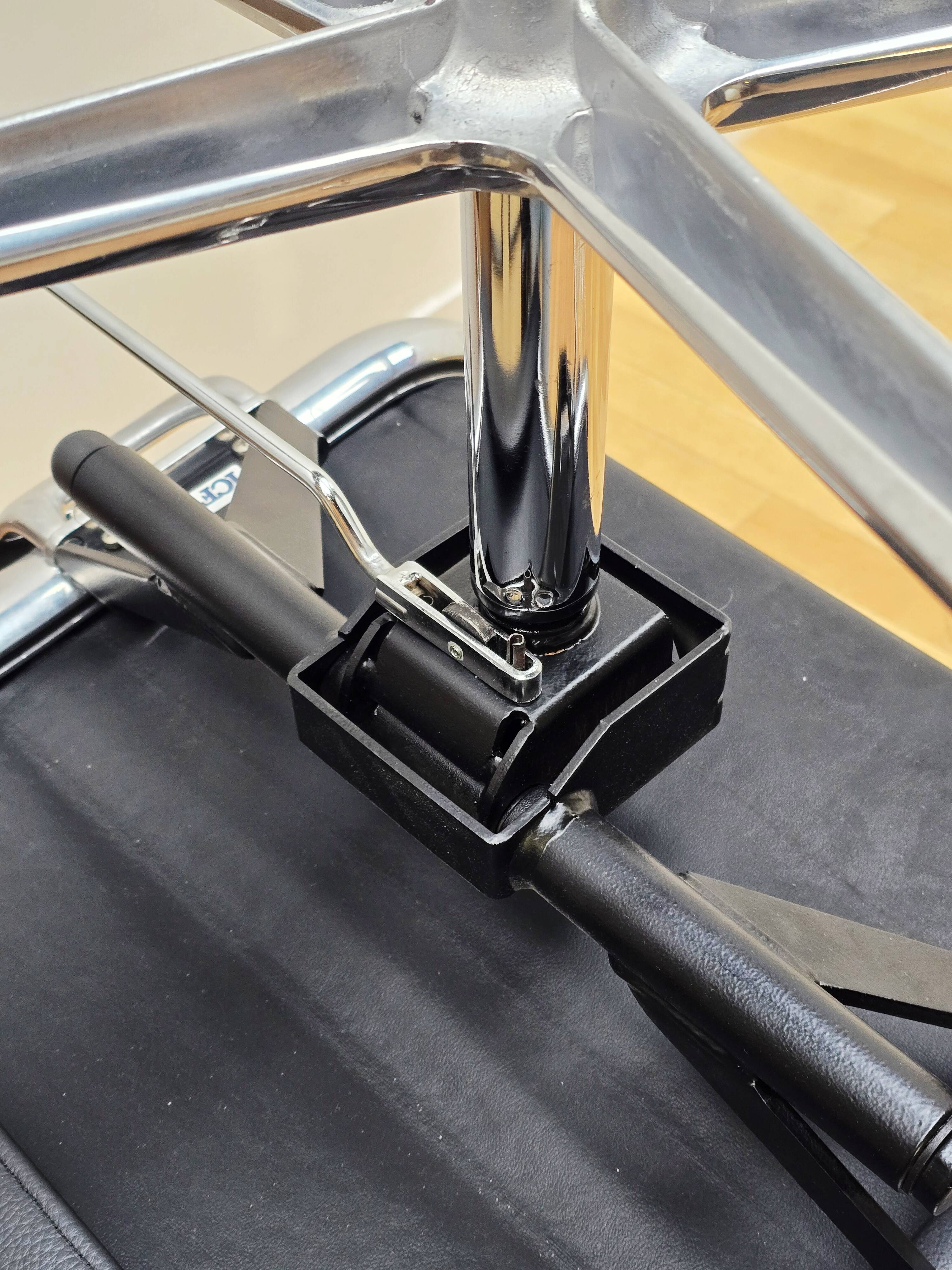 Suite de 6 chaises de bureau Una Chair, ICF