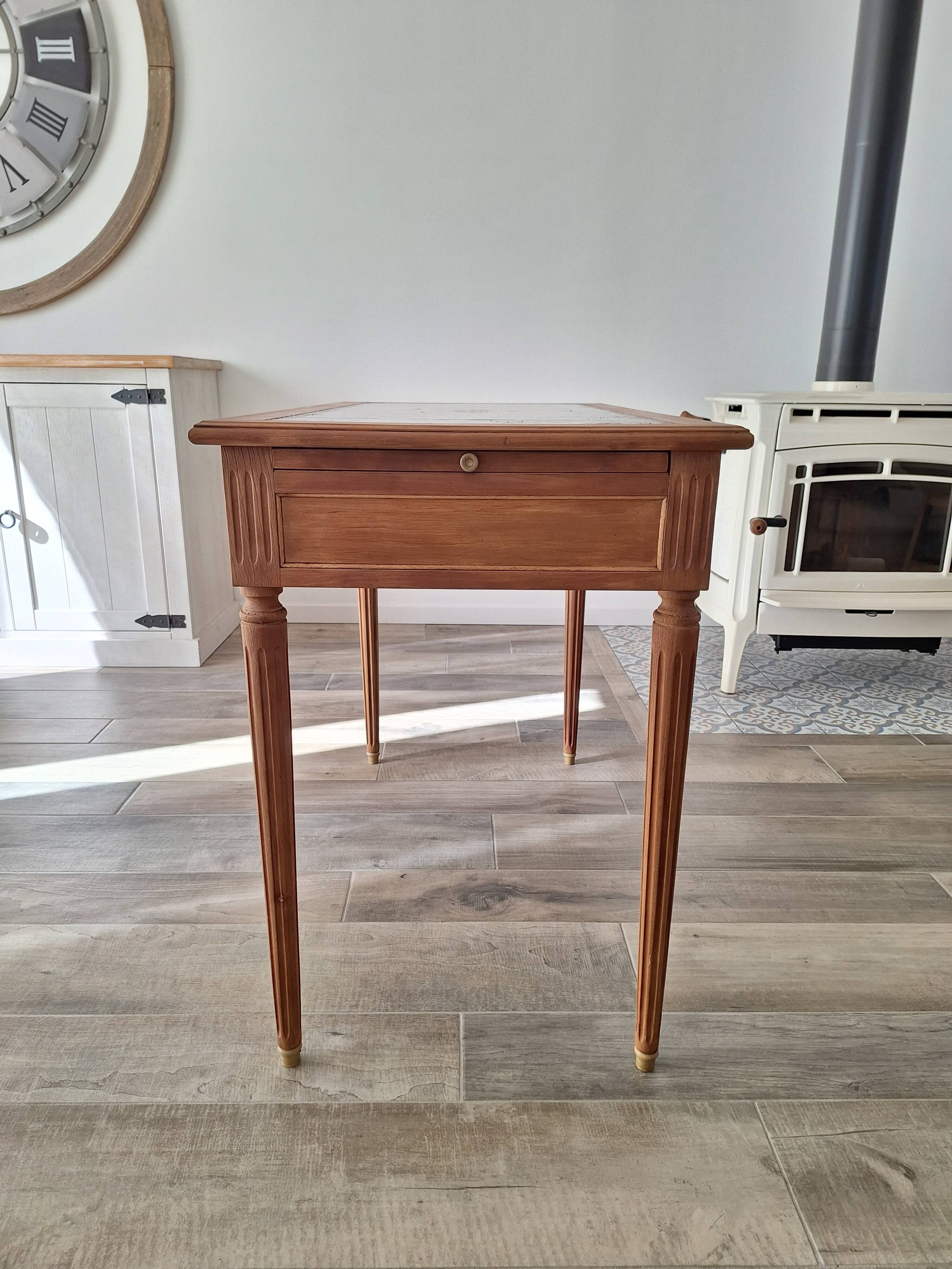 Extendable desk in solid wood in Louis XVI style
