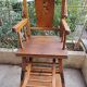 Chaise haute en bois pour bébé vintage