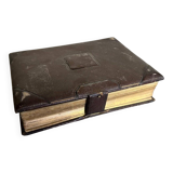 Collection of 39 photographs of singers, actresses, and gymnasts between 1870 and 1880.