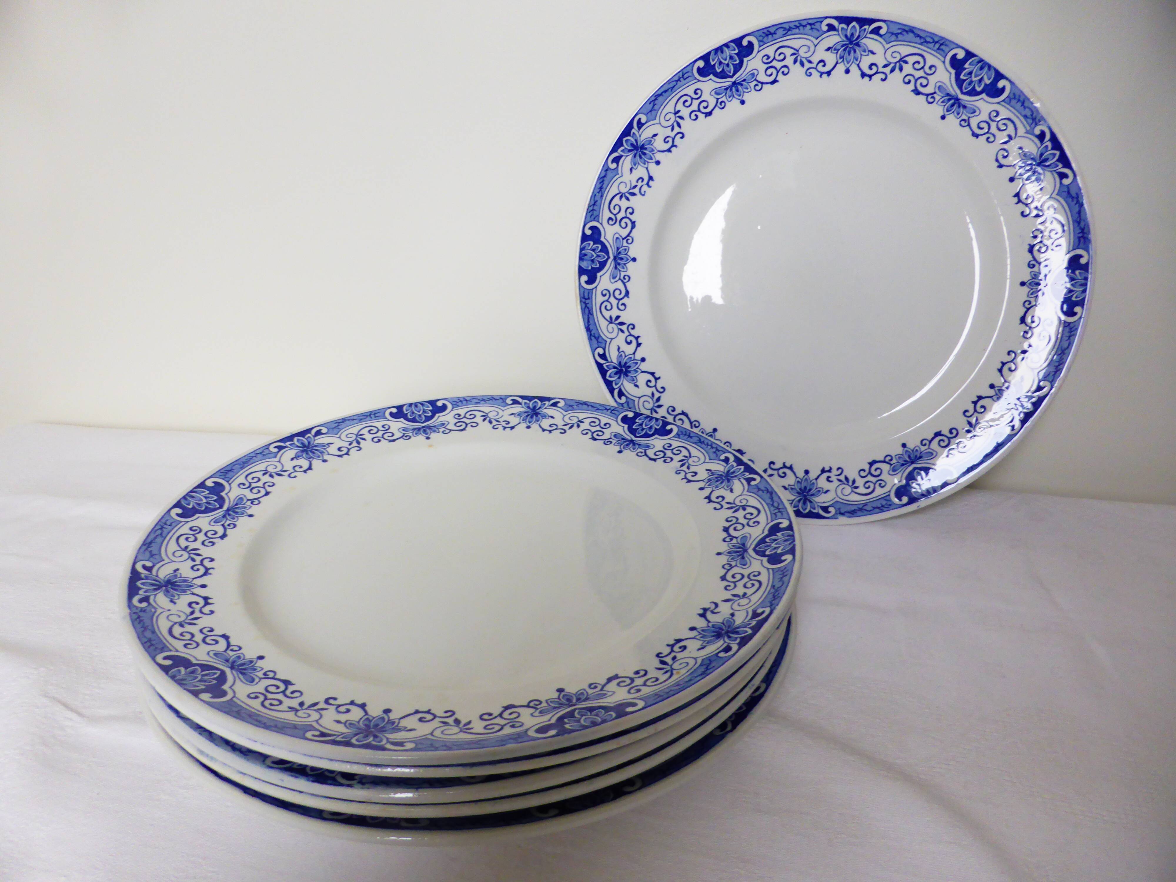 6 flat plates from the Boch Frères La Louvière porcelain model Dina