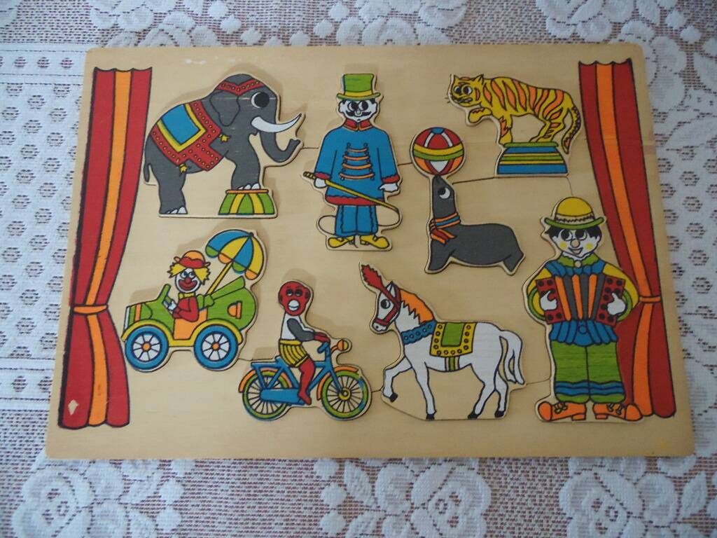 8 piece wooden puzzle the circus