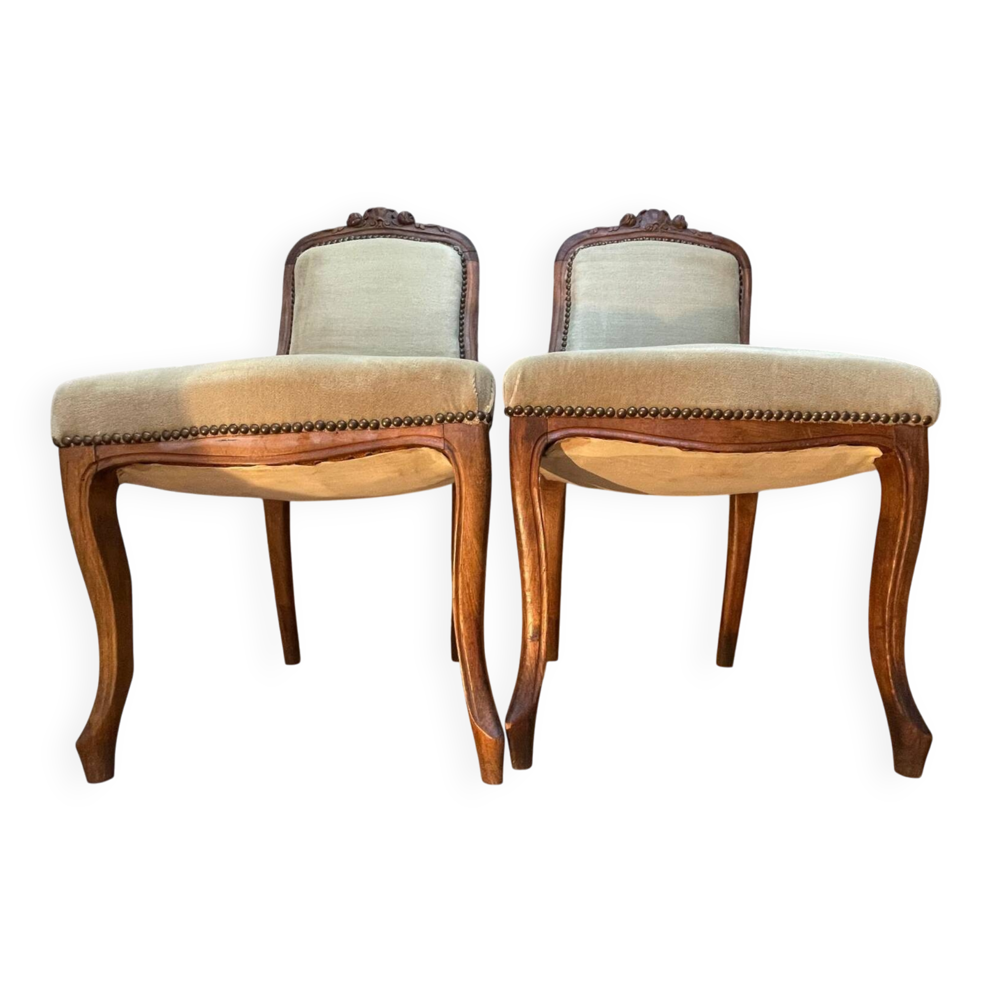 Lot of 2 antique Louis XV style chairs, carved solid wood.