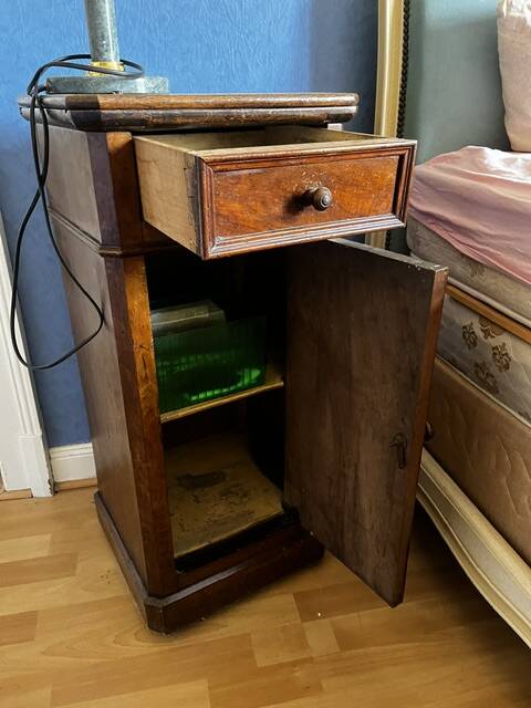 Walnut bedside table in Louis Philippe style
