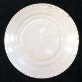 Assiette en faience hr quimper décor breton