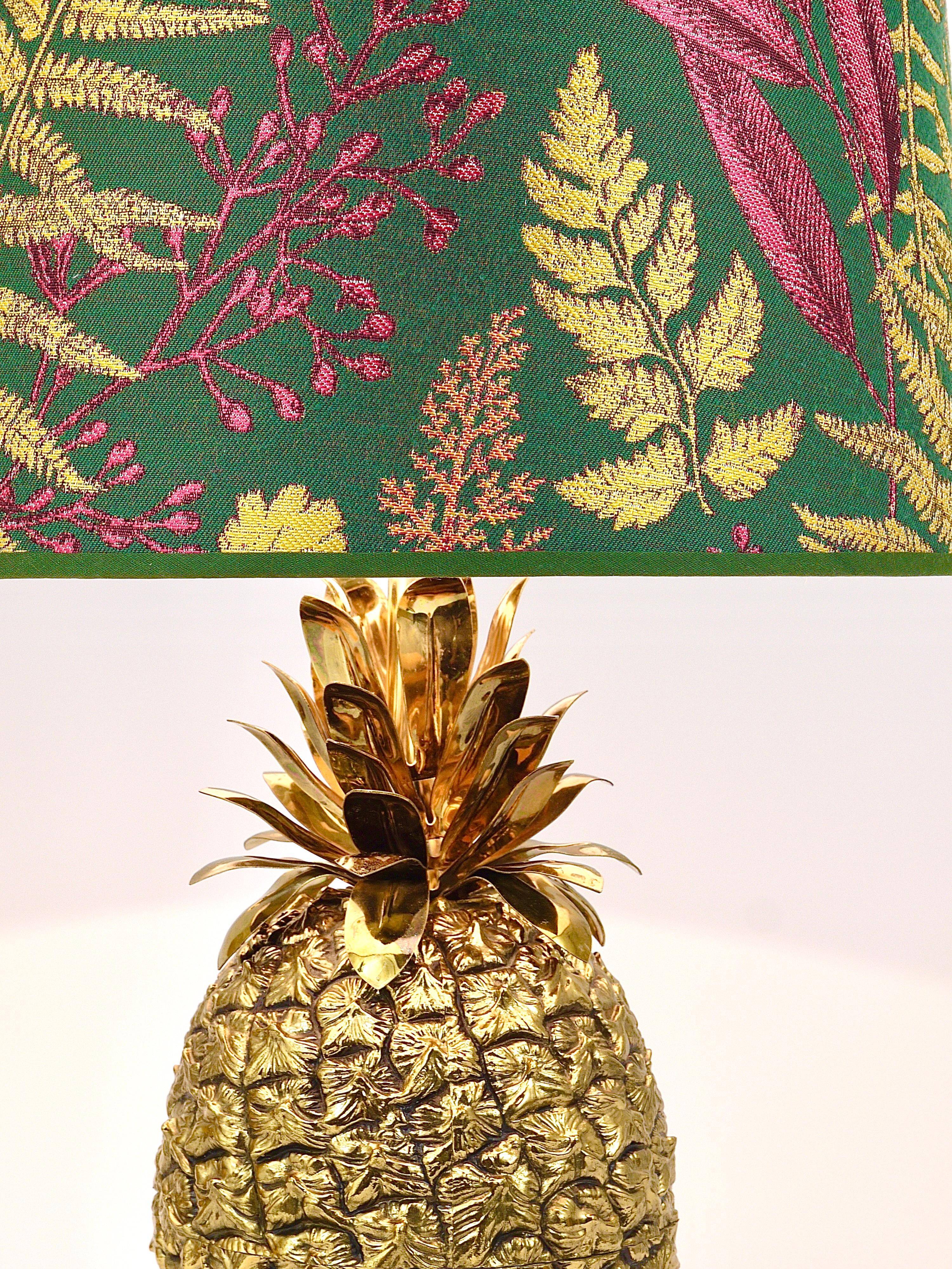 Hollywood Regency pineapple table lamp in brass by Mauro Manetti, Italy, 1970s.