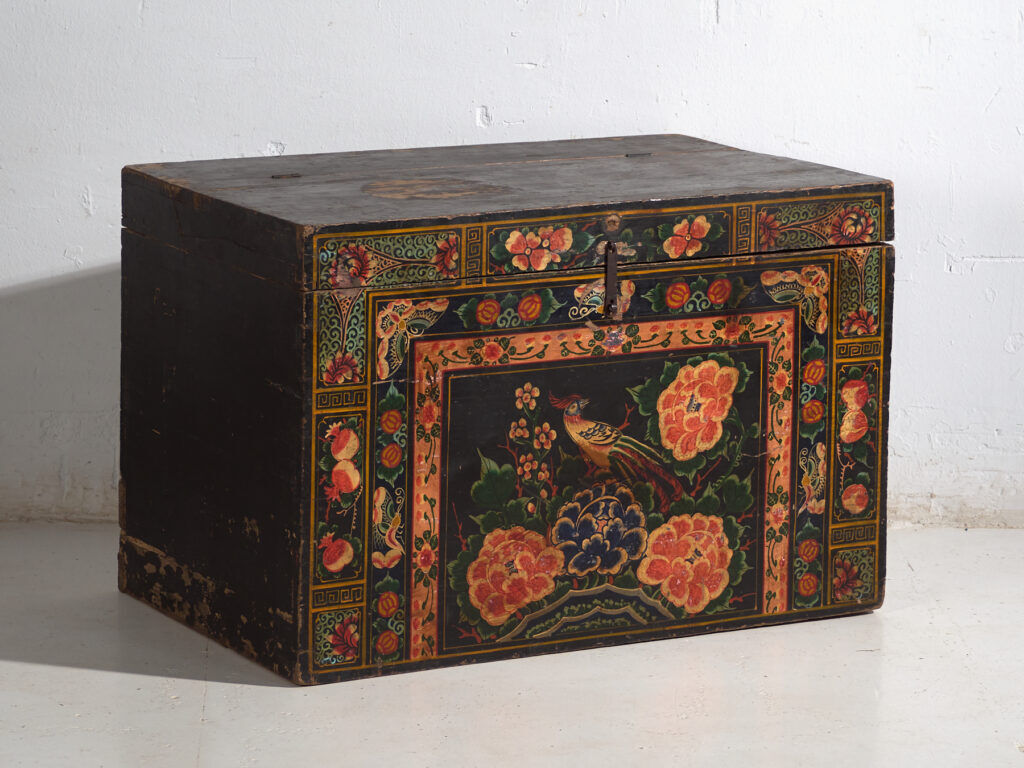 Antique Chinese chest painted in pine wood – China, circa 1900