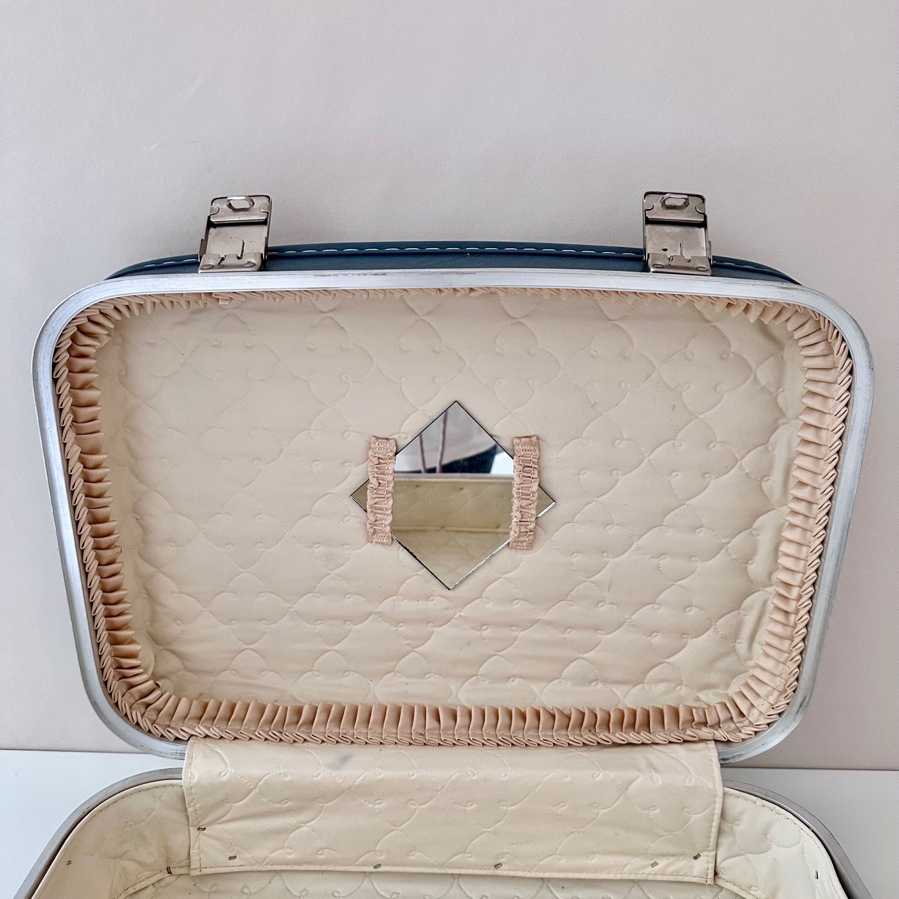Vintage suitcase air france stewardess 1970