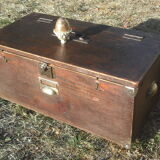 Chest on wheels 19th