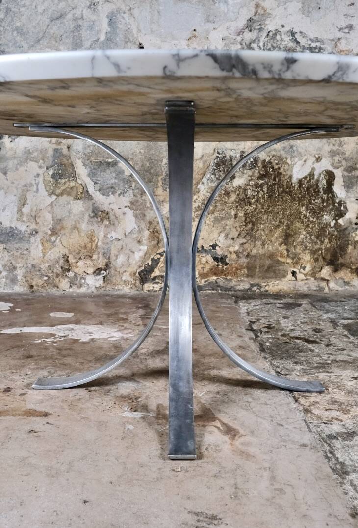 Large table ronde en marbre de Carrare, Italie, 1970s