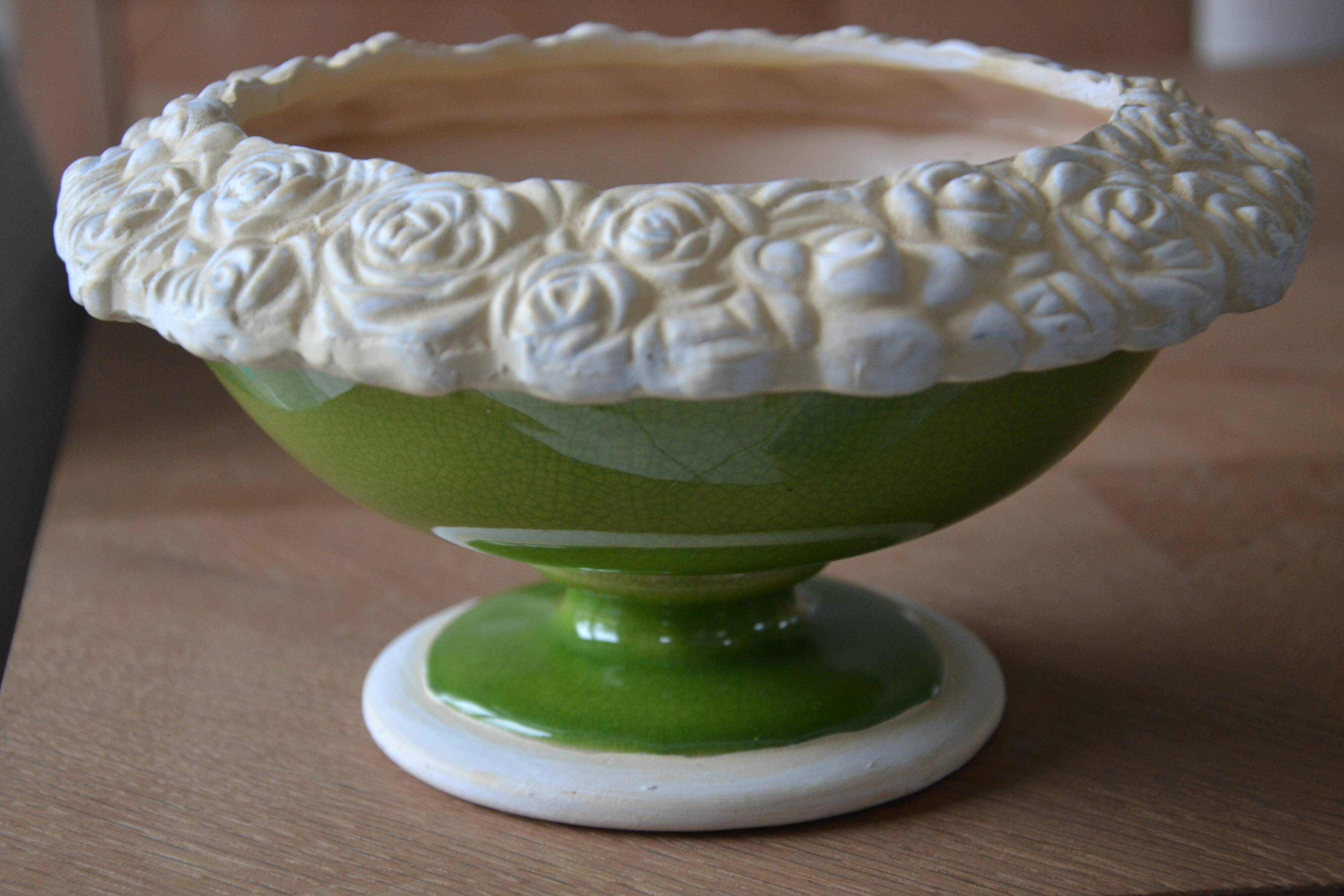Fruit bowl in enamelled earthenware and sculpted biscuit