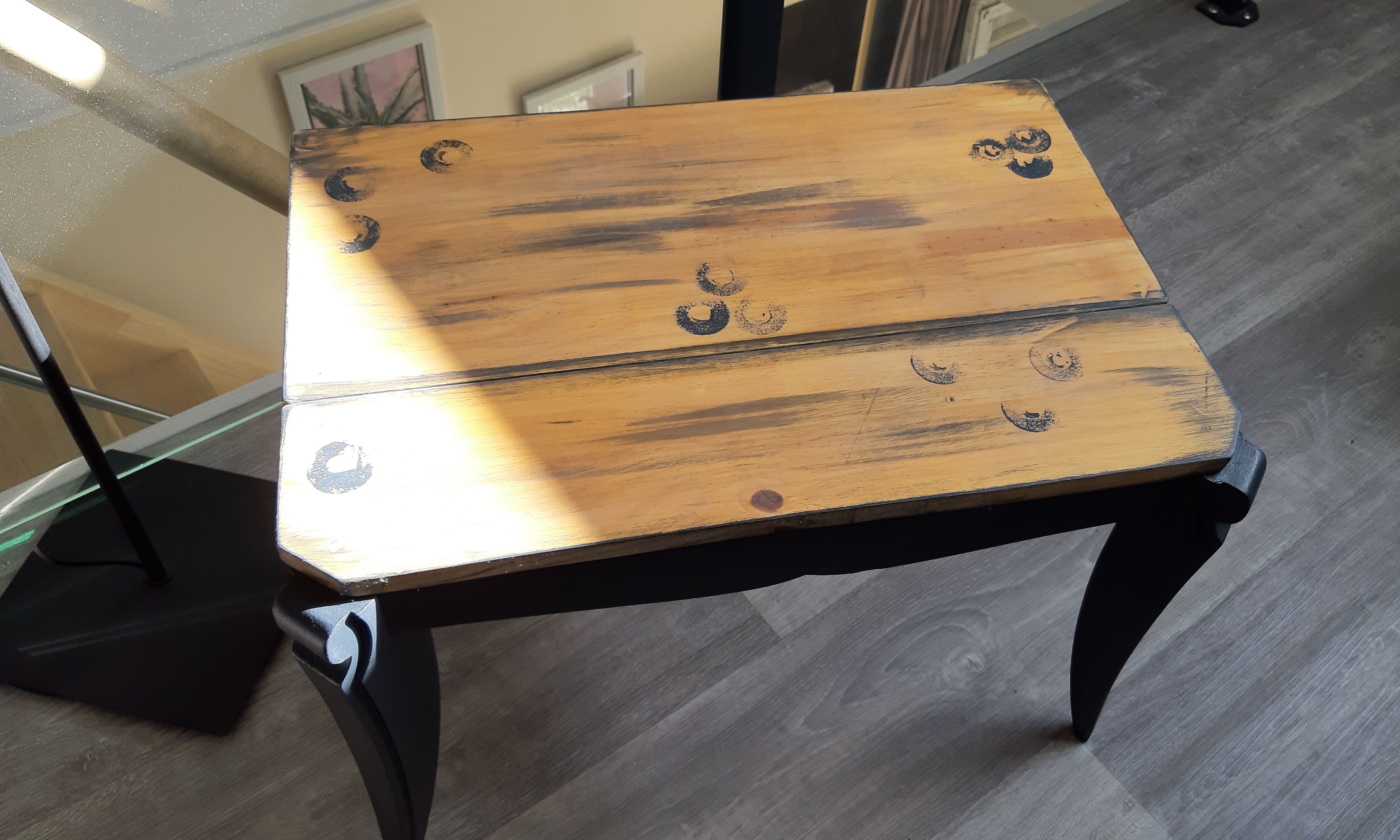 Contemporary bedside carbon color