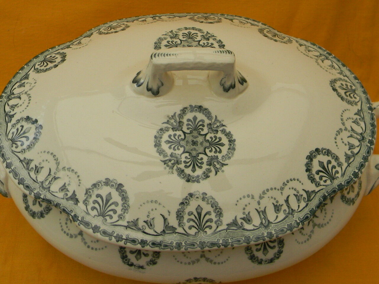 Faience vegetable choisy le roi. lena model.