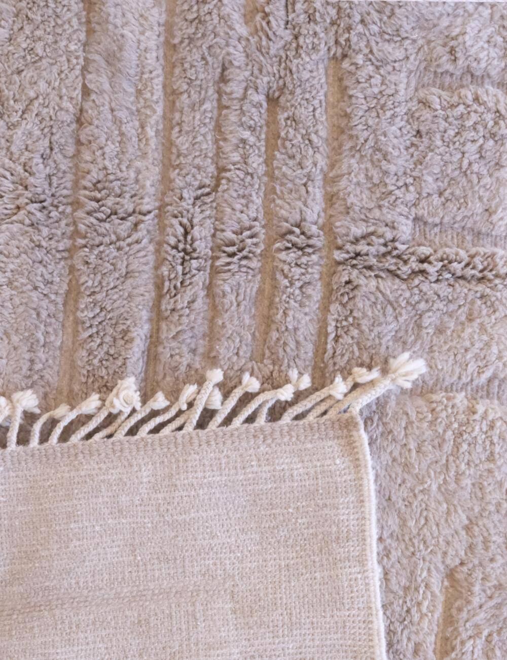 Contemporary Taupe Rug - 342 x 242 cm