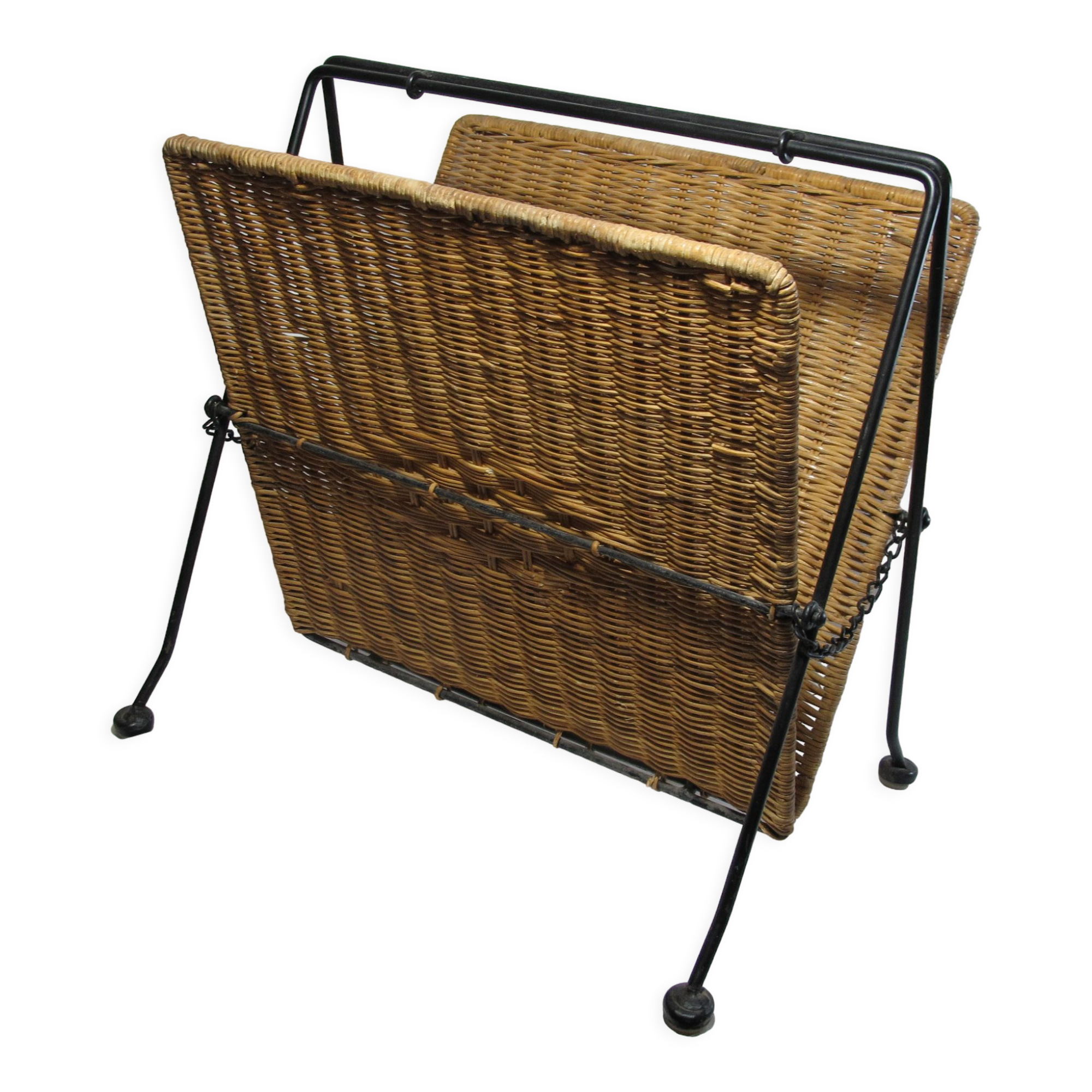 Vintage magazine rack in metal and wicker