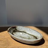 Petit plat ovale en céramique mouchetée glacée L23