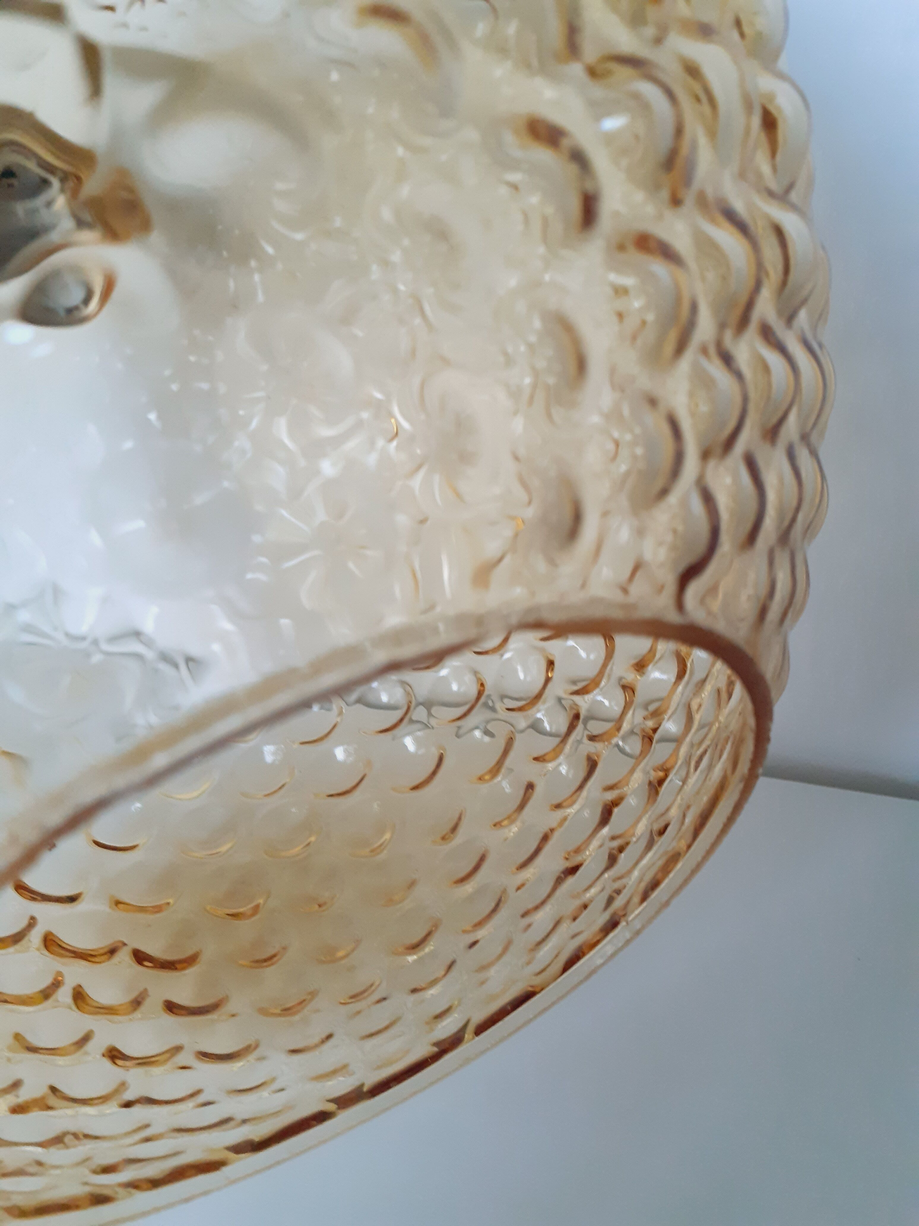 Glass bubble globe suspension