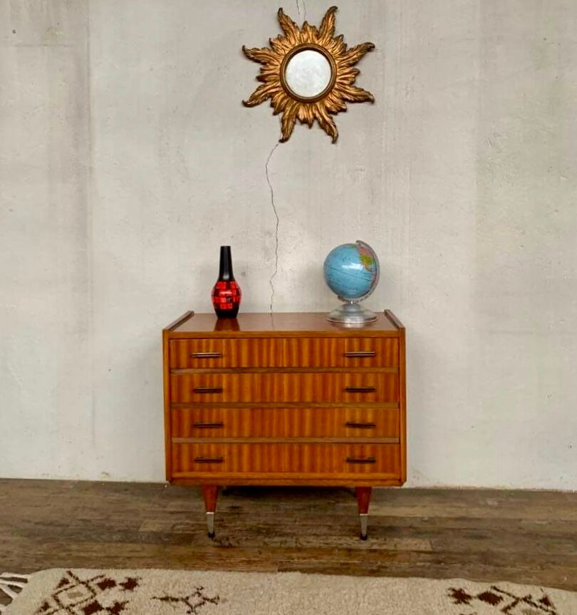 Vintage chest of drawers with 4 drawers handles bakelite feet spindle year 1960