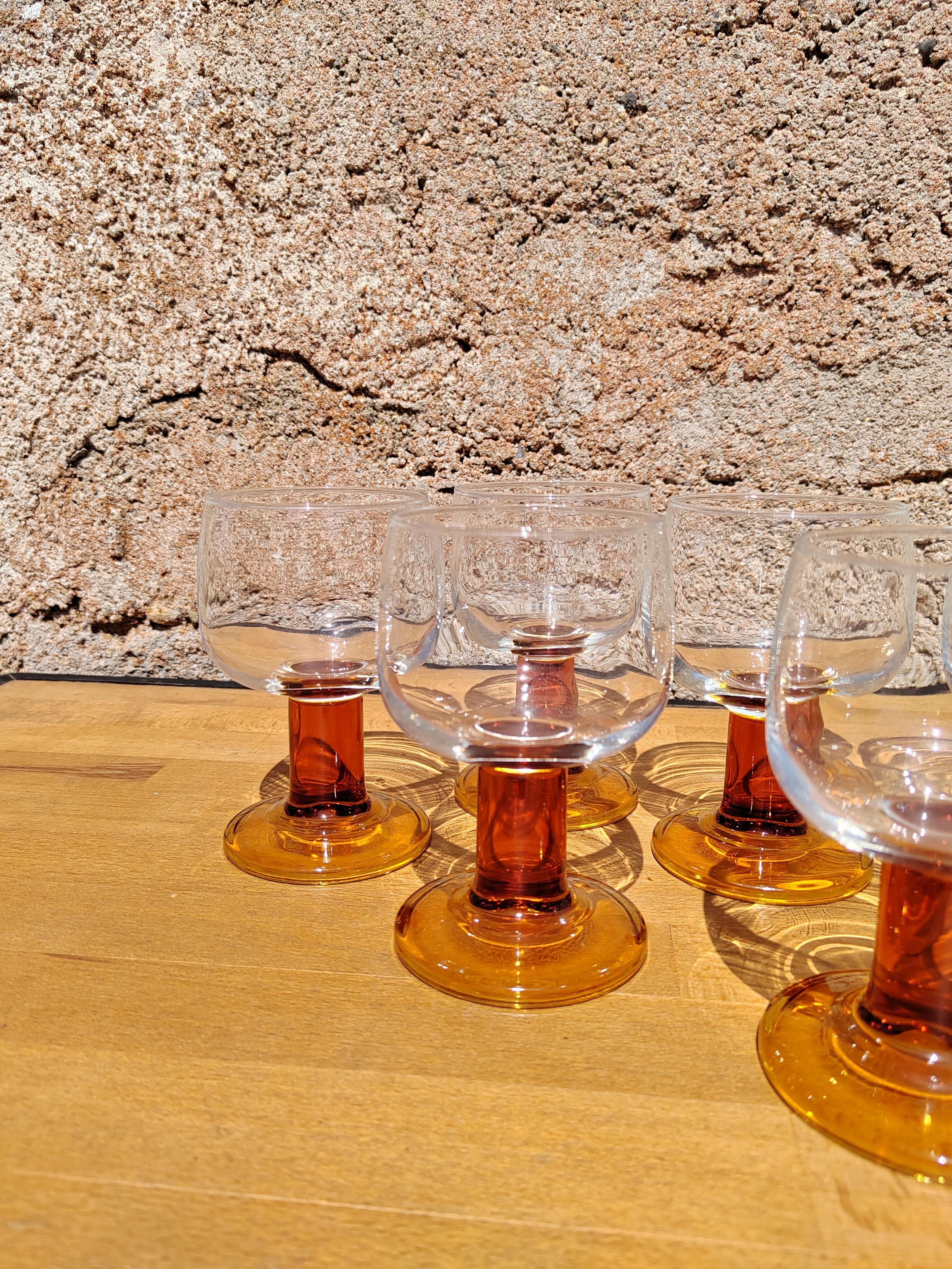 Suite of 6 water glasses 70s