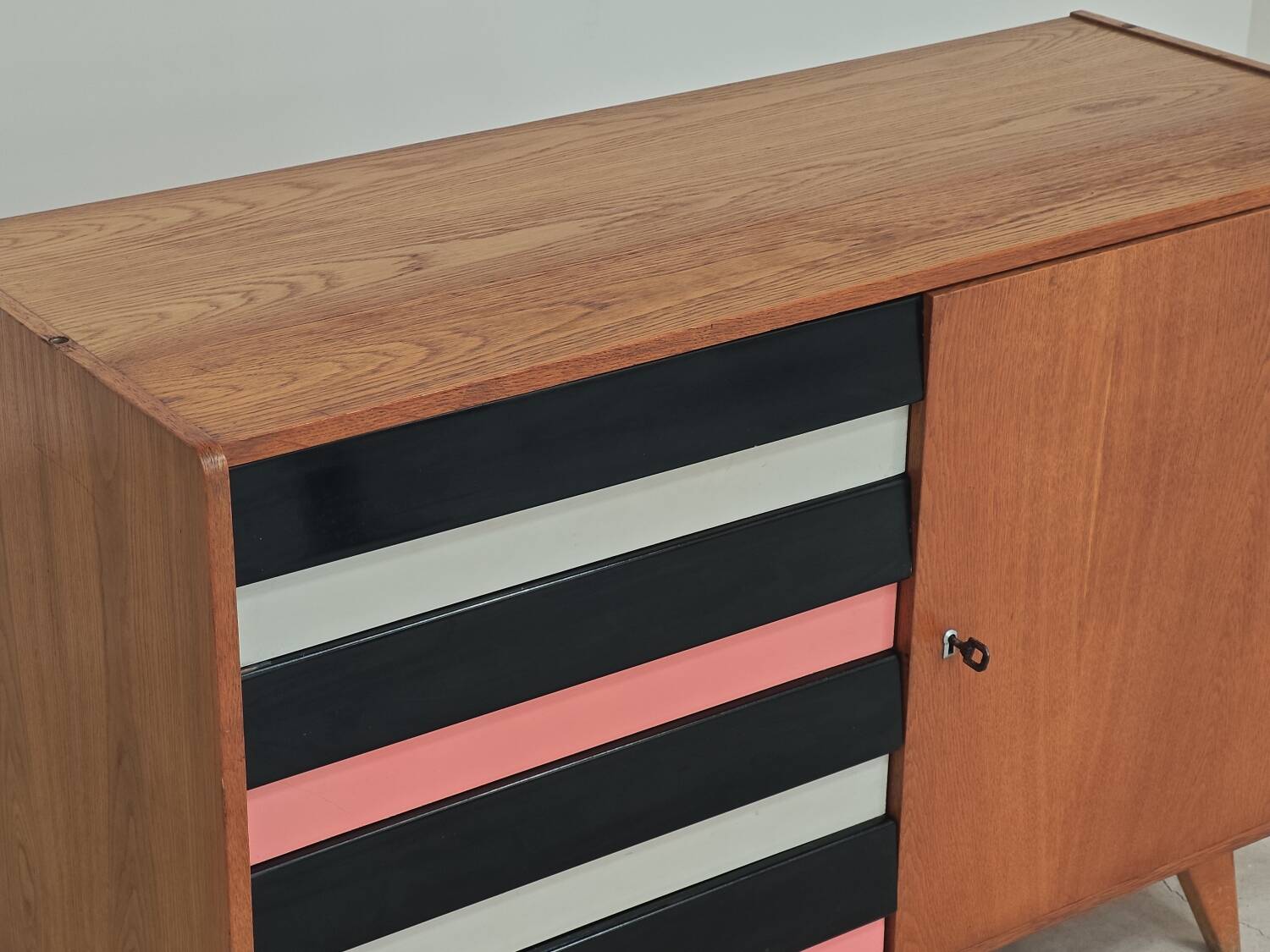 U-458 pink sideboard by Jiri Jiroutek for Interier Praha 1960