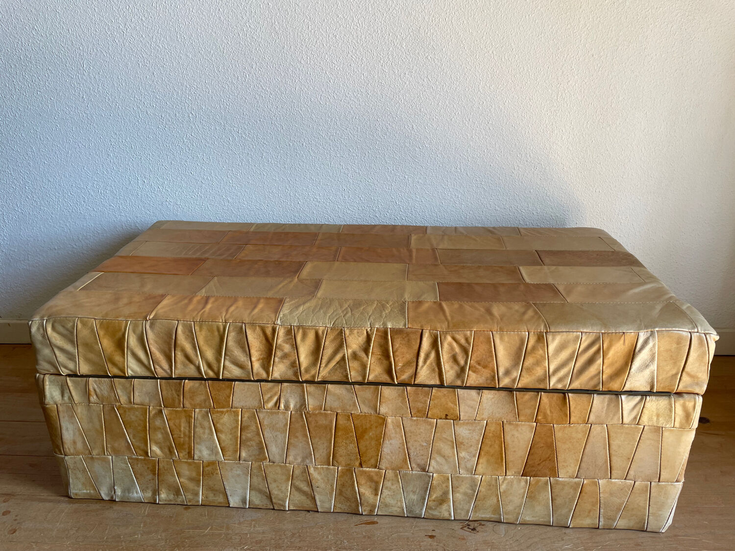 Banc pouf coffre en cuir patchwork  De Sède